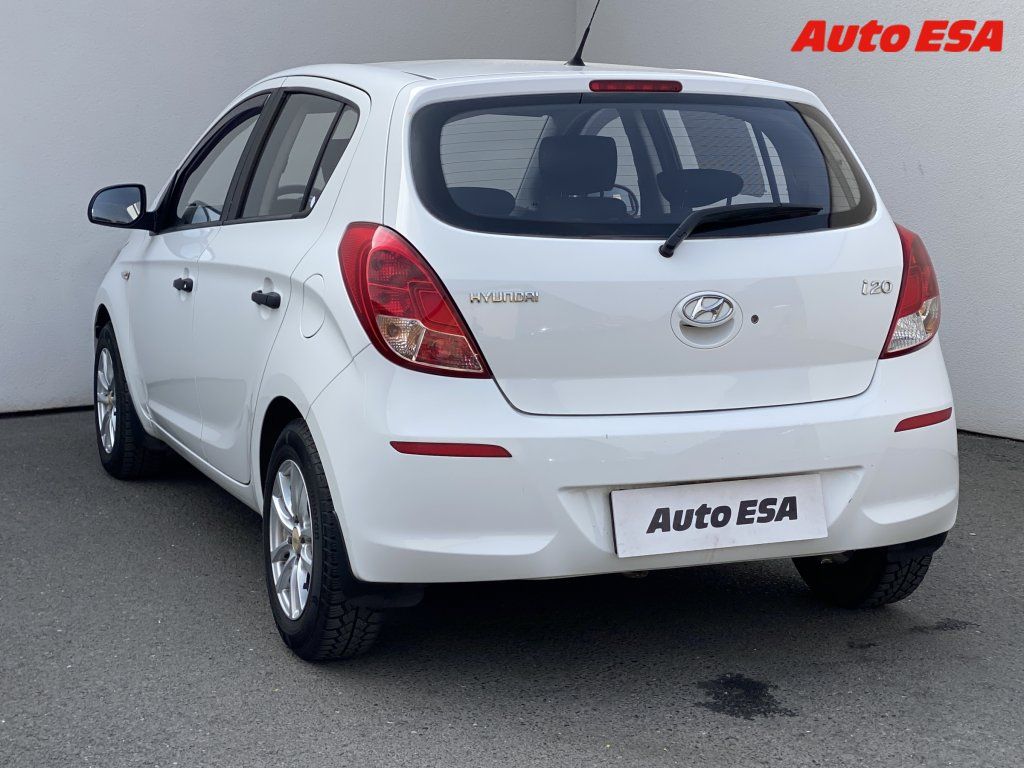Hyundai i20, 1.2I,2.maj,ČR,AC - fotka 6