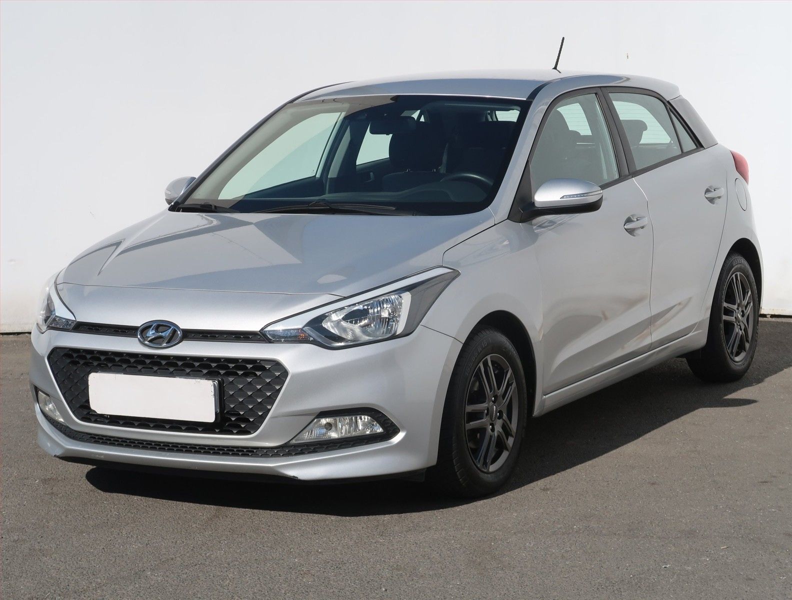 Hyundai i20, 1.4, Automat, Serv.kniha - fotka 2