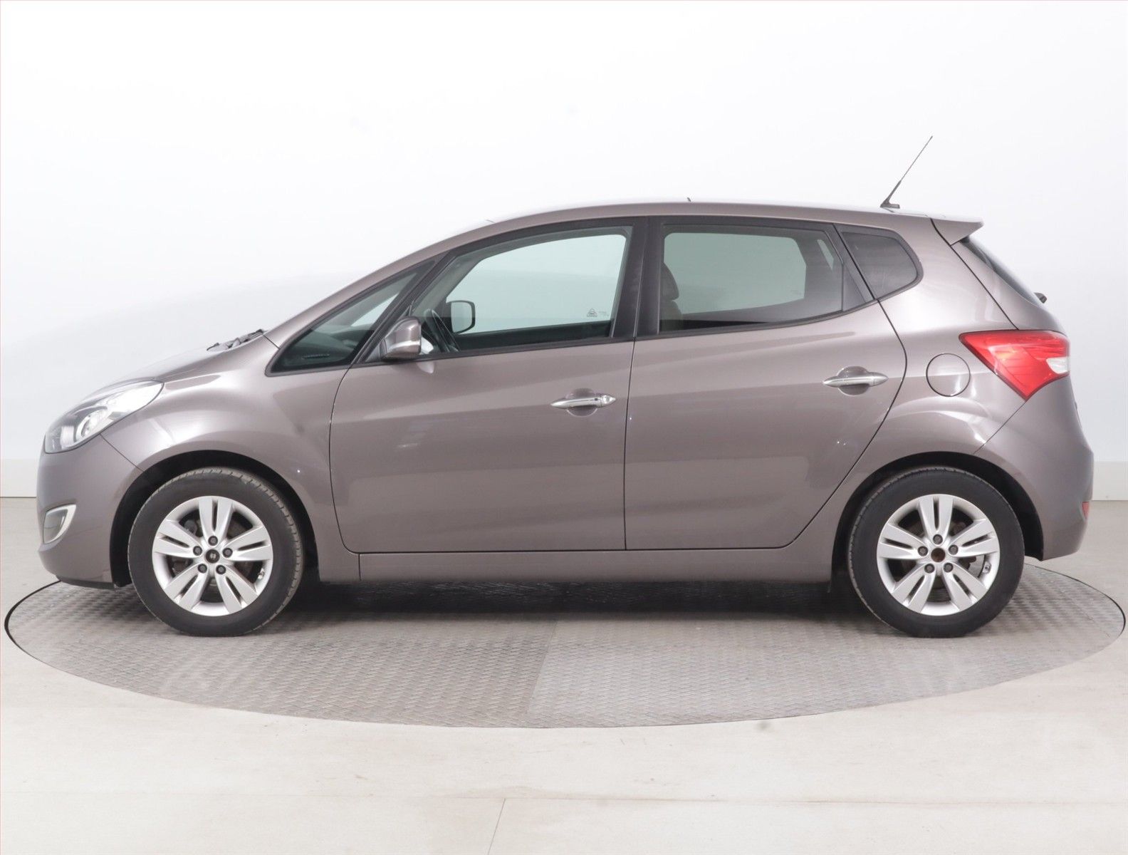 Hyundai ix20, 1.6 CVVT, Serv.kniha, Kůže - fotka 3