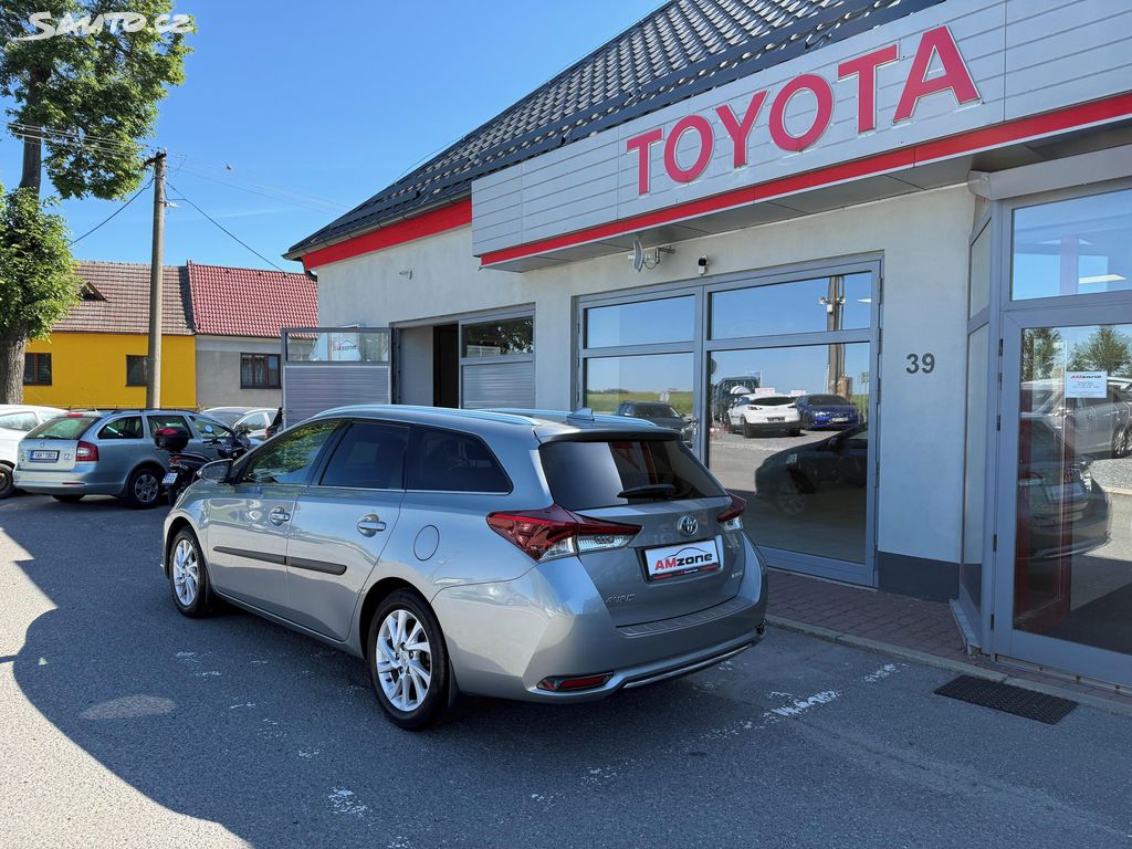 Toyota Auris, fotka 8