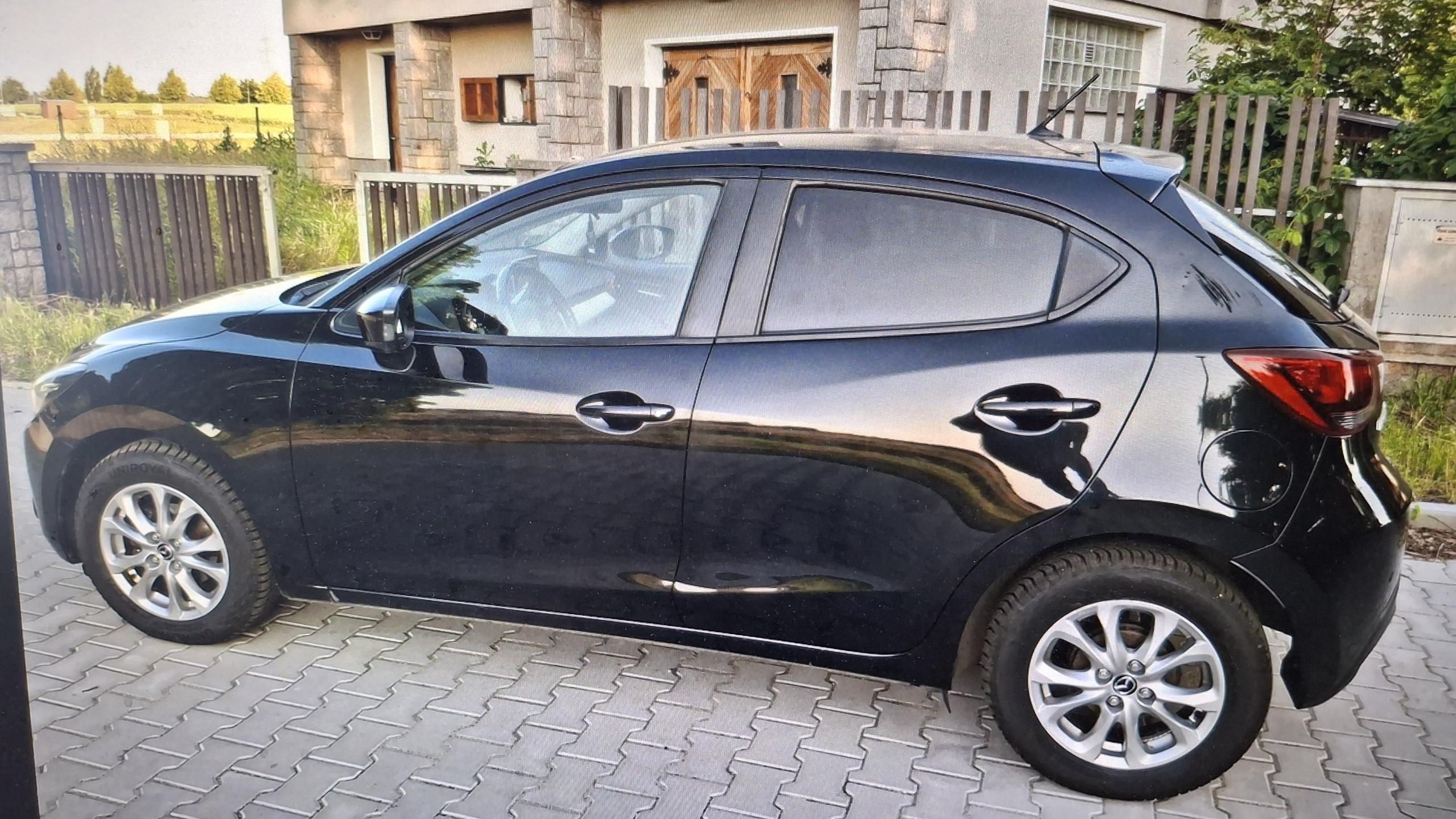 Mazda 2, 1.5 benzin 66kw max.výbava - fotka 5
