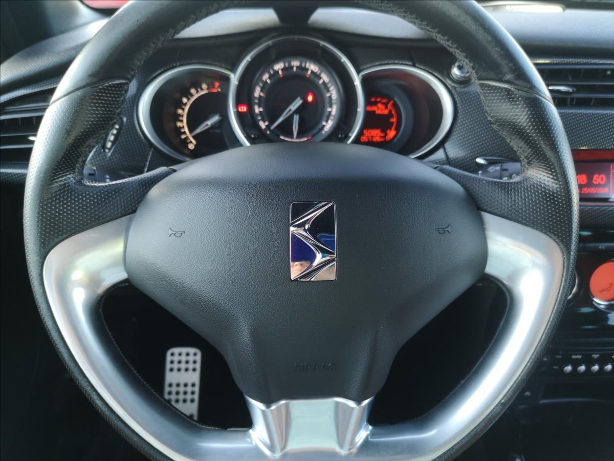 Citroën DS3, 1,6 zak. v ČR, 57 tis.km - fotka 4