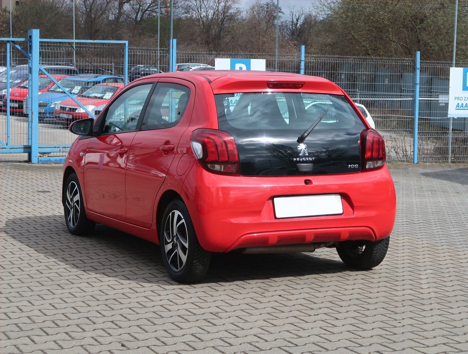 Peugeot 108, 1.2 PureTech, Klima, Tempomat - fotka 3