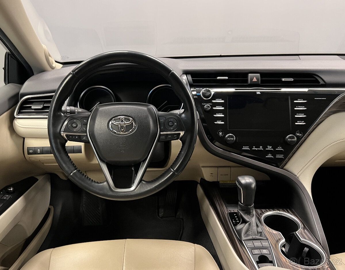 Toyota Camry, 2,5 Hybrid Executive VIP - fotka 6
