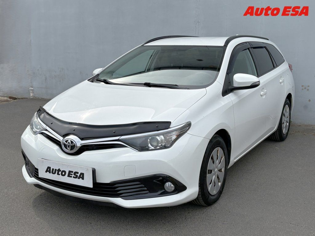 Toyota Auris, 1.6i - fotka 3