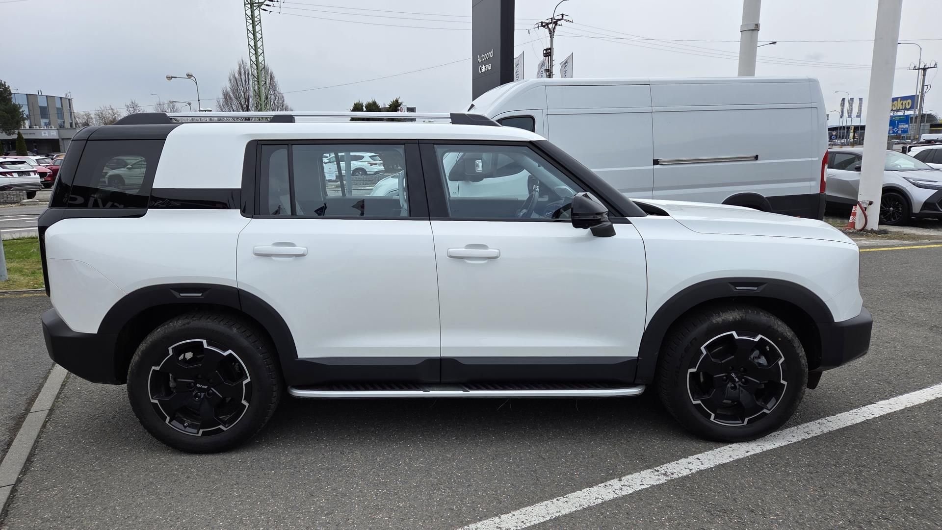 BAIC BJ30, HEV 1.5T 209kW 2DHT 4x4 ALL IN - fotka 4