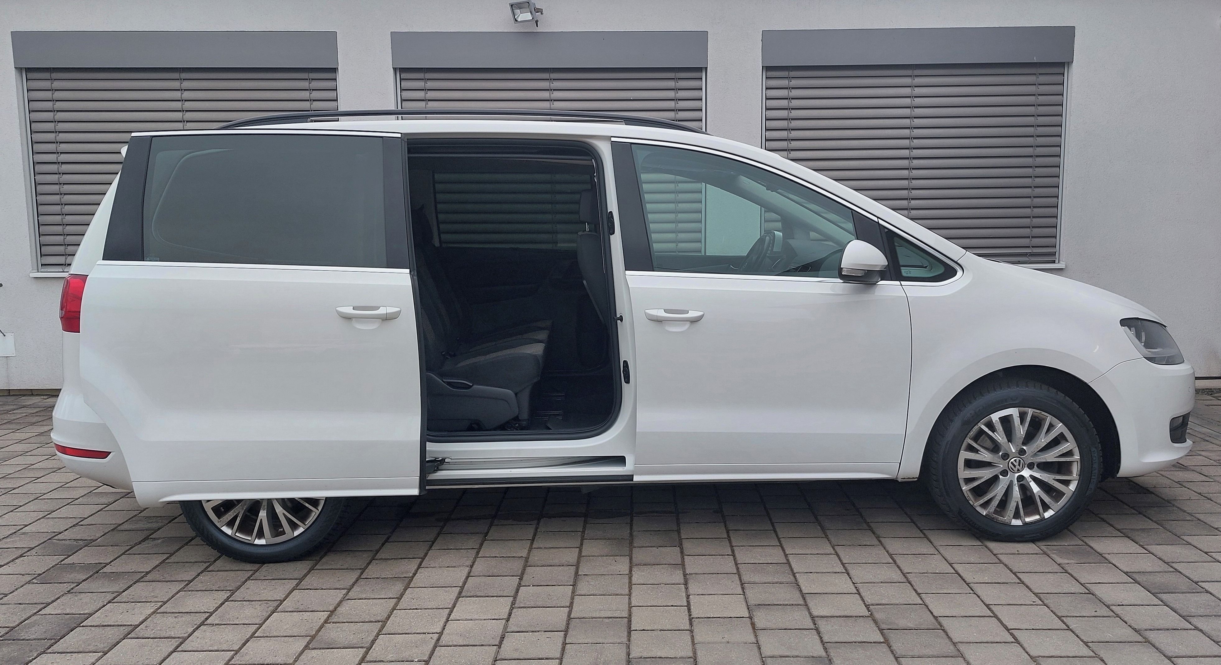 Volkswagen Sharan, 2.0 TDI - 7-místné + tažné - fotka 5
