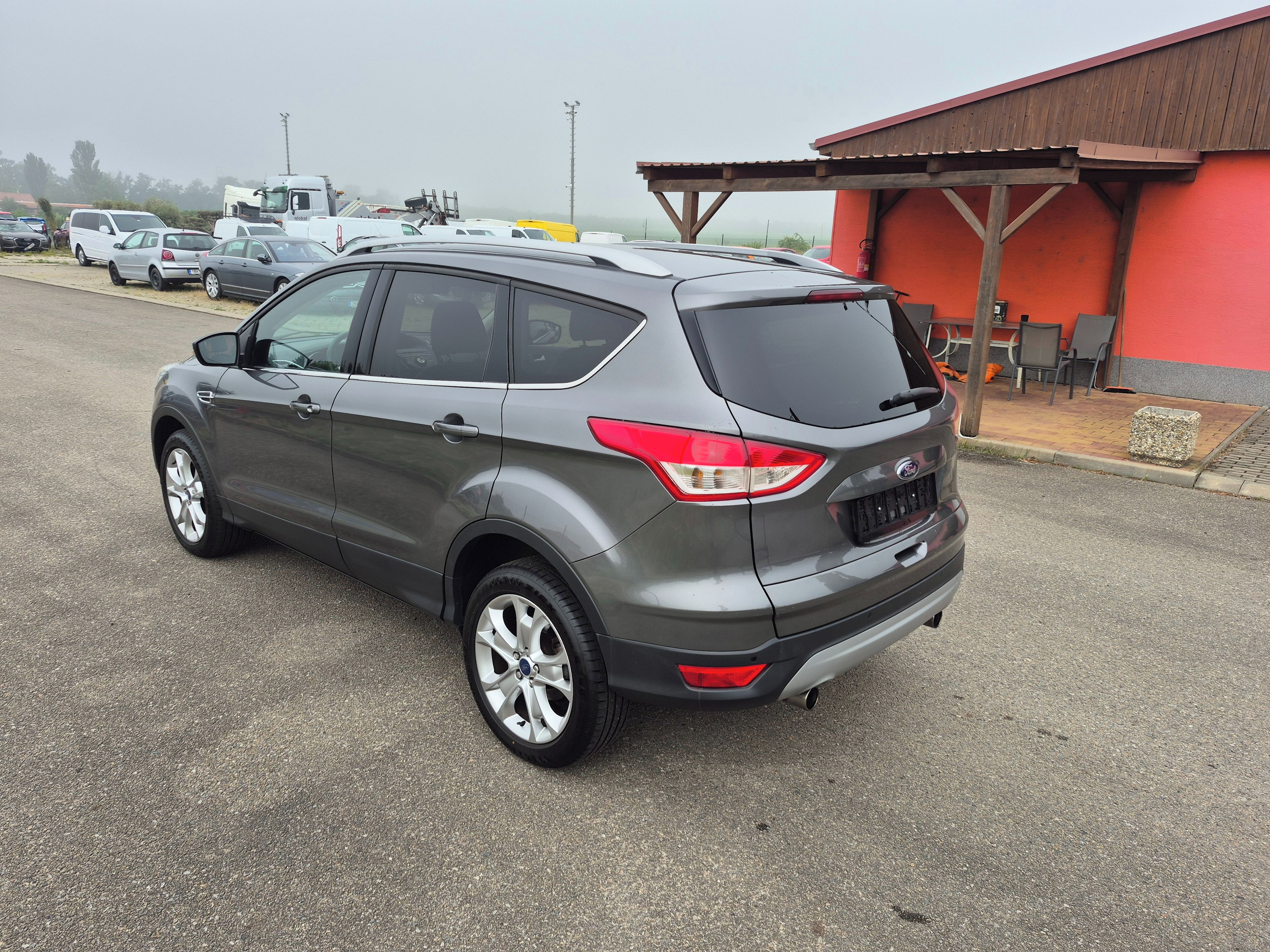Ford Kuga, 1,6EB, 134kW, automat, 4x4 - fotka 6