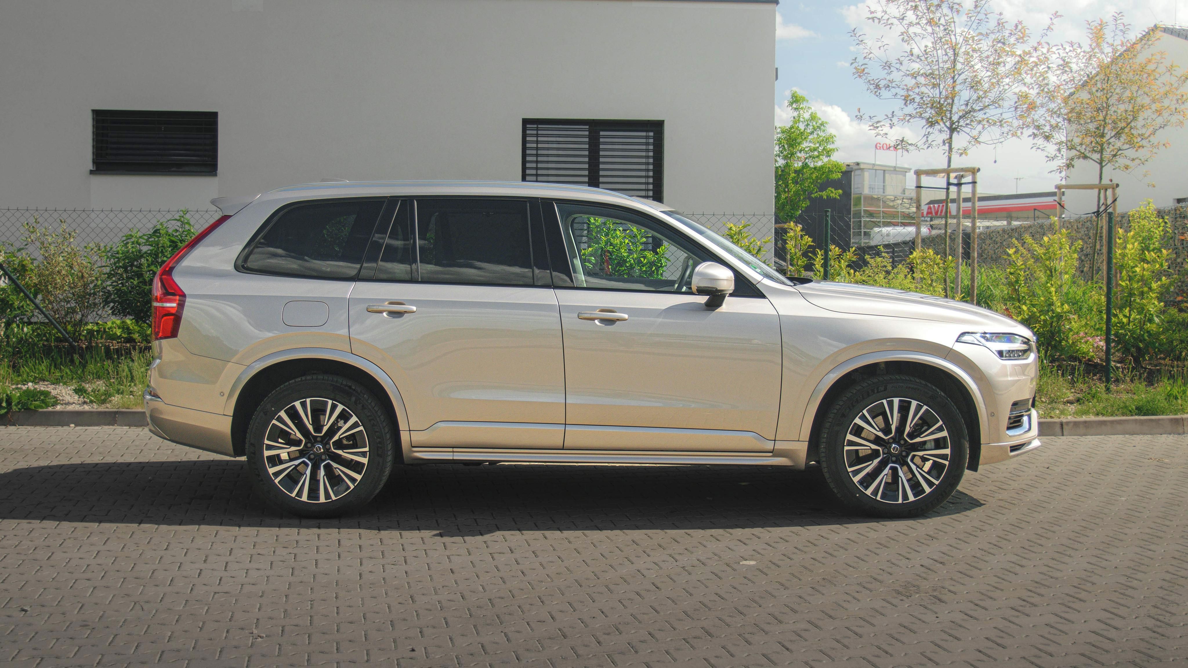 Volvo XC90, T8 AWD 228kW 1.Maj 7míst - fotka 4
