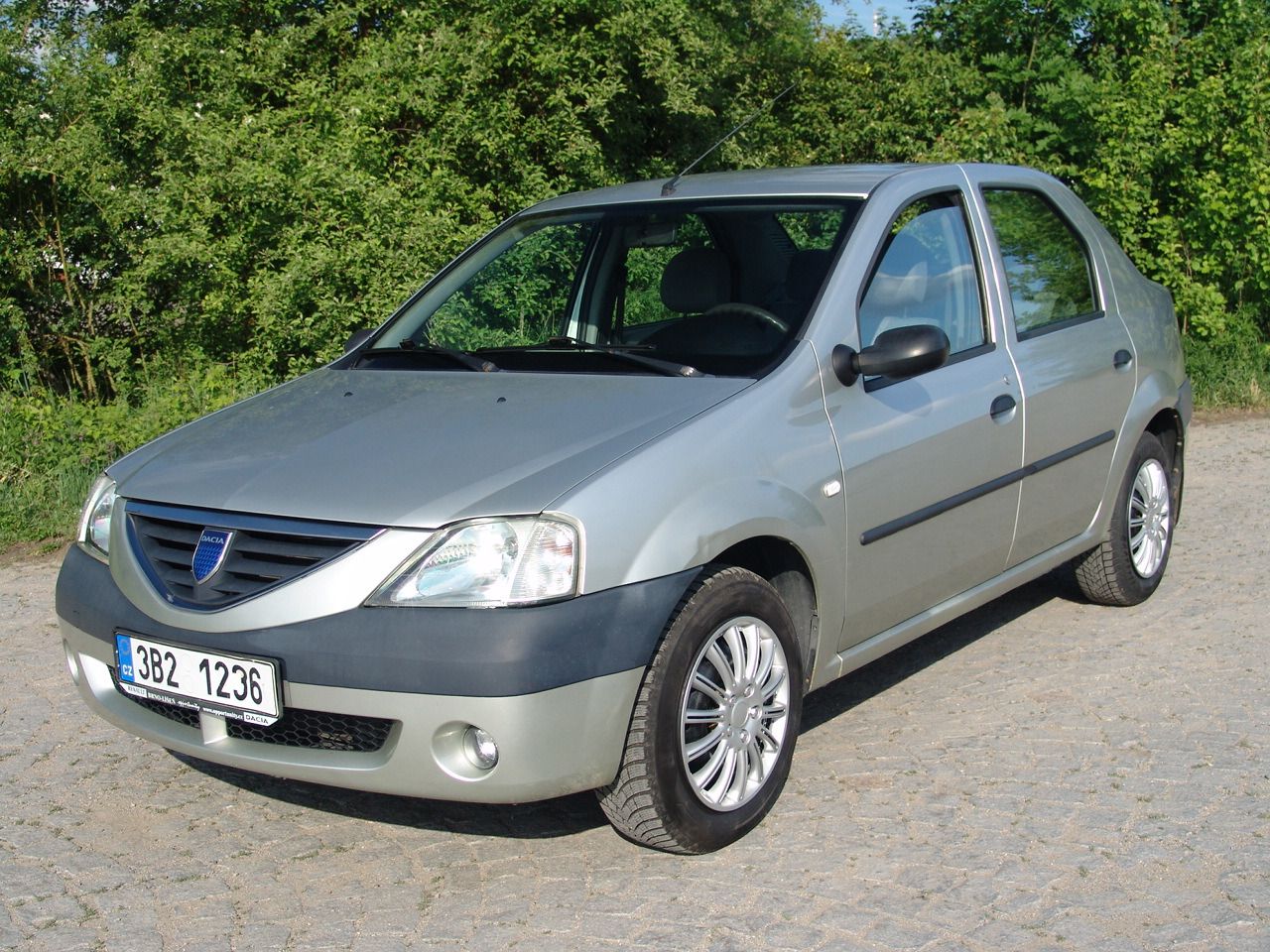 Dacia Logan, 1.6 MPi 64KW - fotka 2