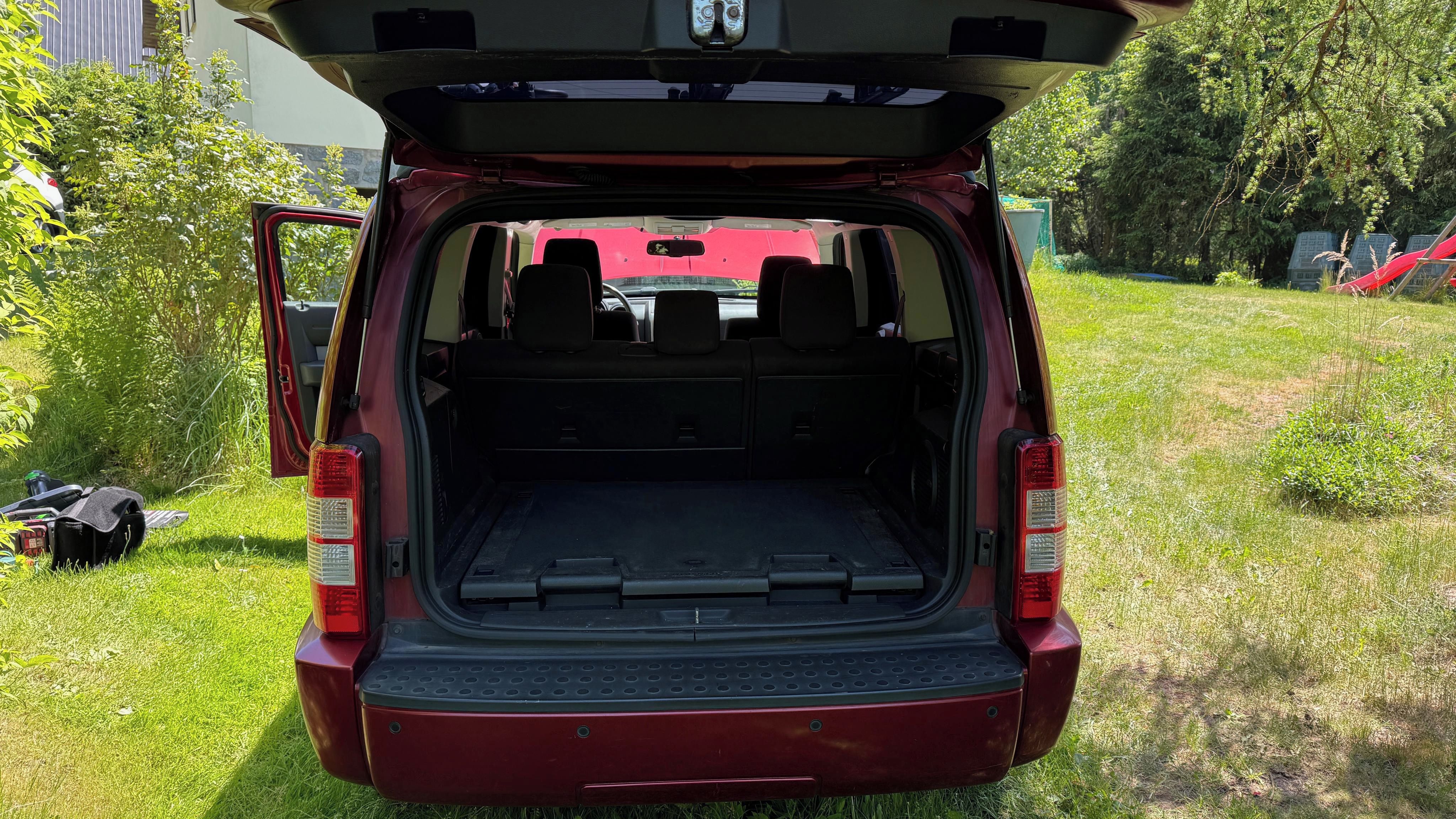 Dodge Nitro, KJ 2.8 CRD 4WD - fotka 3