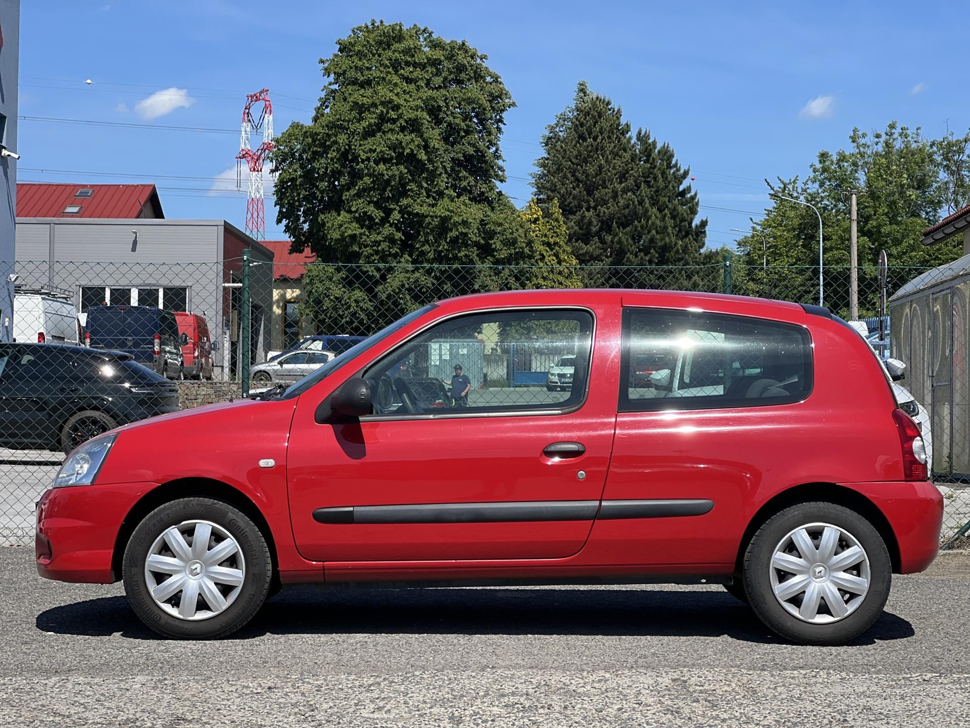 Renault Clio, 1.2i 43kw ABS KLIMATIZACE - fotka 4