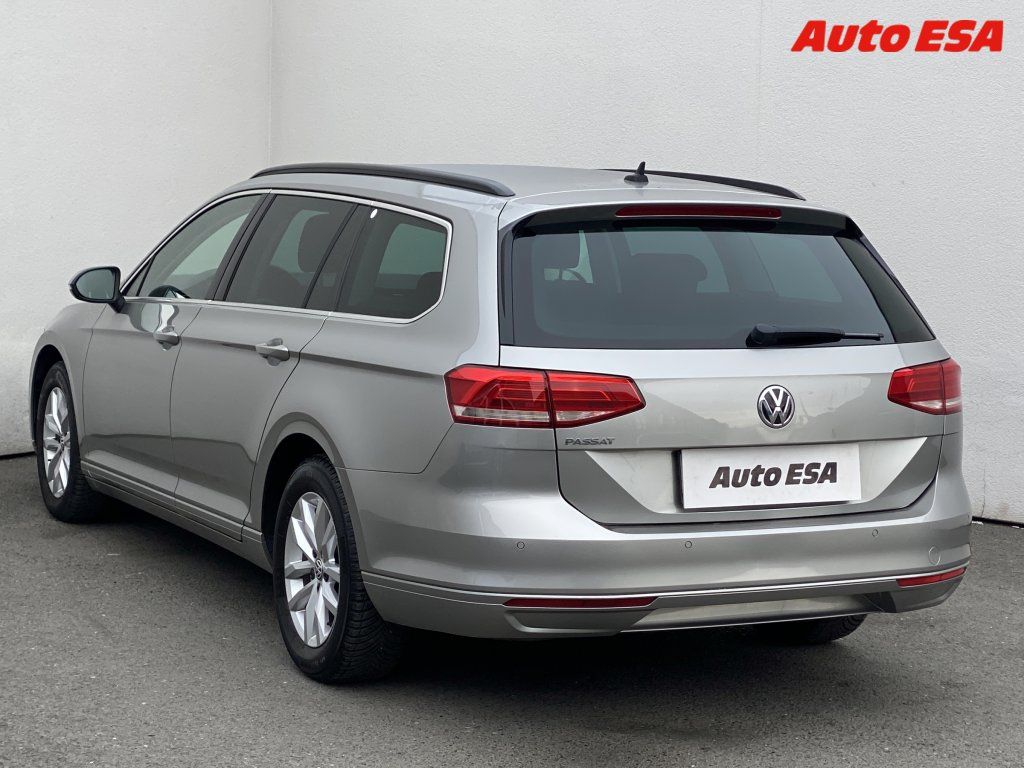 Volkswagen Passat, 2.0TDI,AT,LED,autoAC - fotka 6