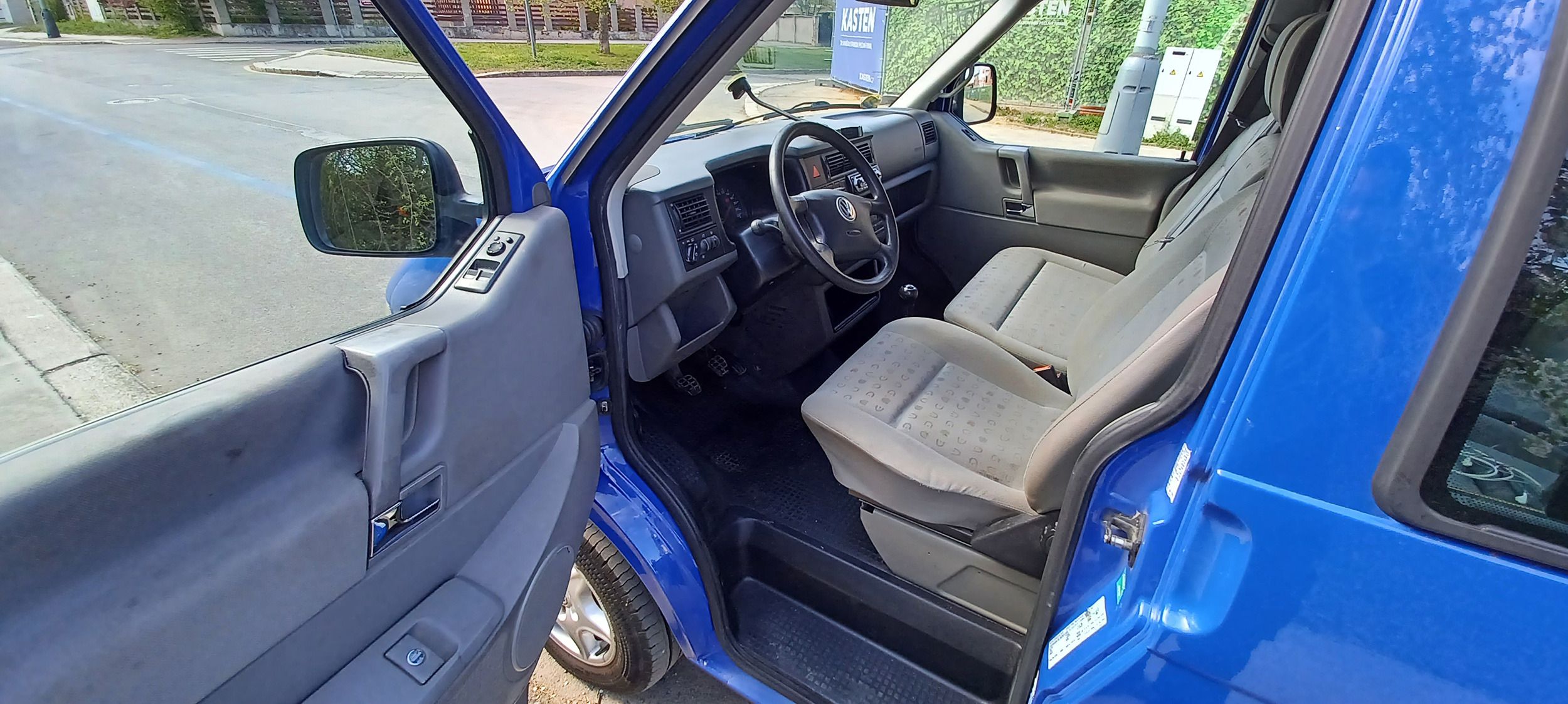 Volkswagen Caravelle, 75 kW 9 míst - fotka 6