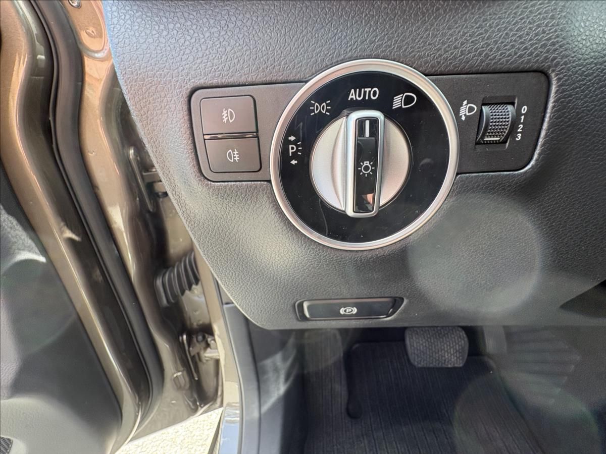 Mercedes-Benz Třídy B, 1,6 200i 115kW AT,Výhřev,Kamer - fotka 5