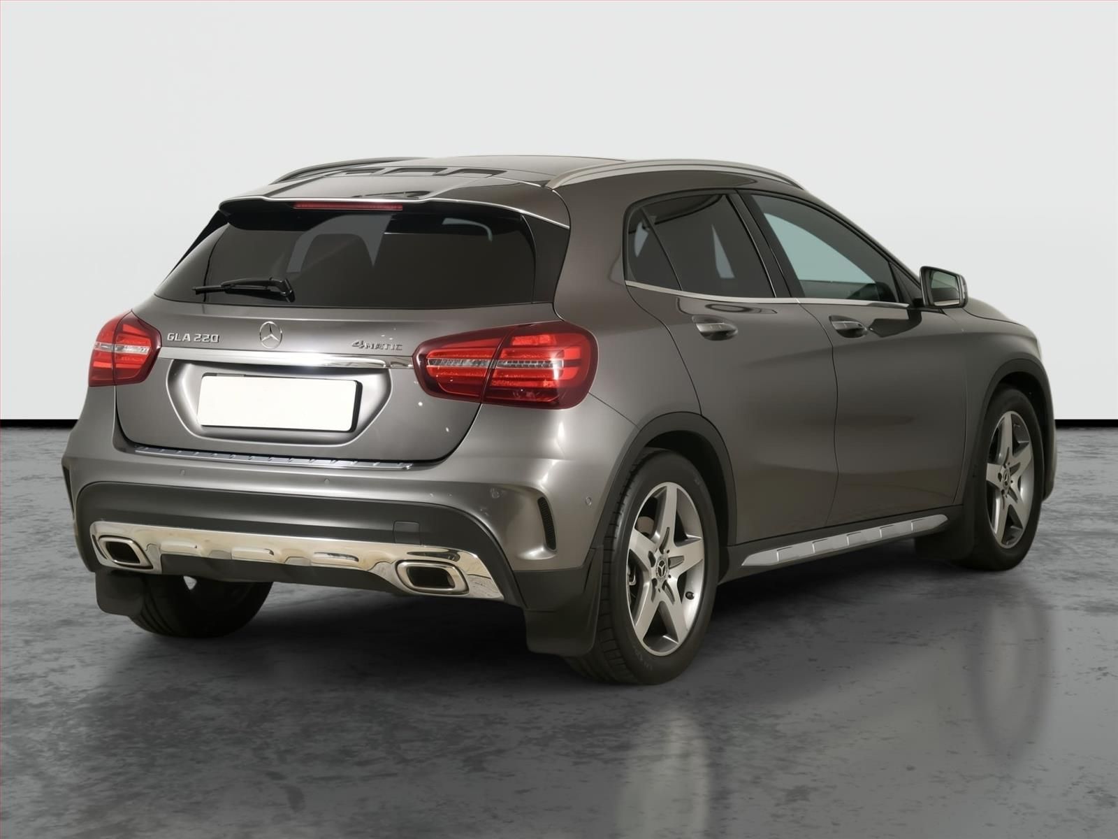 Mercedes-Benz GLA, 220 4MATIC, AMG line, 4X4 - fotka 5