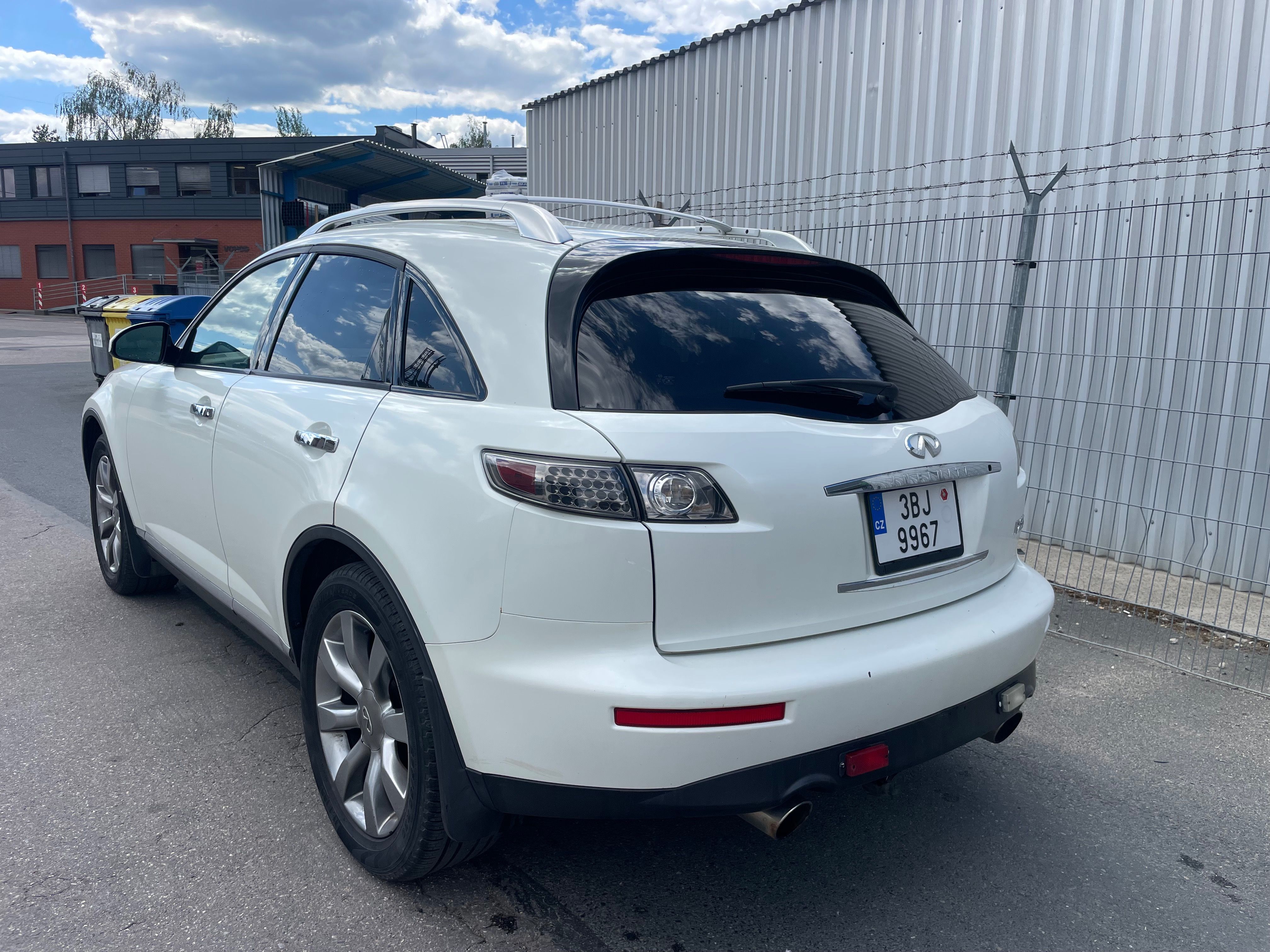 Infiniti FX35, 4X4, automat - fotka 5