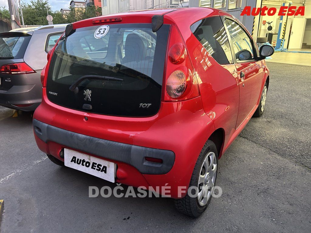 Peugeot 107, 1.0i - fotka 2