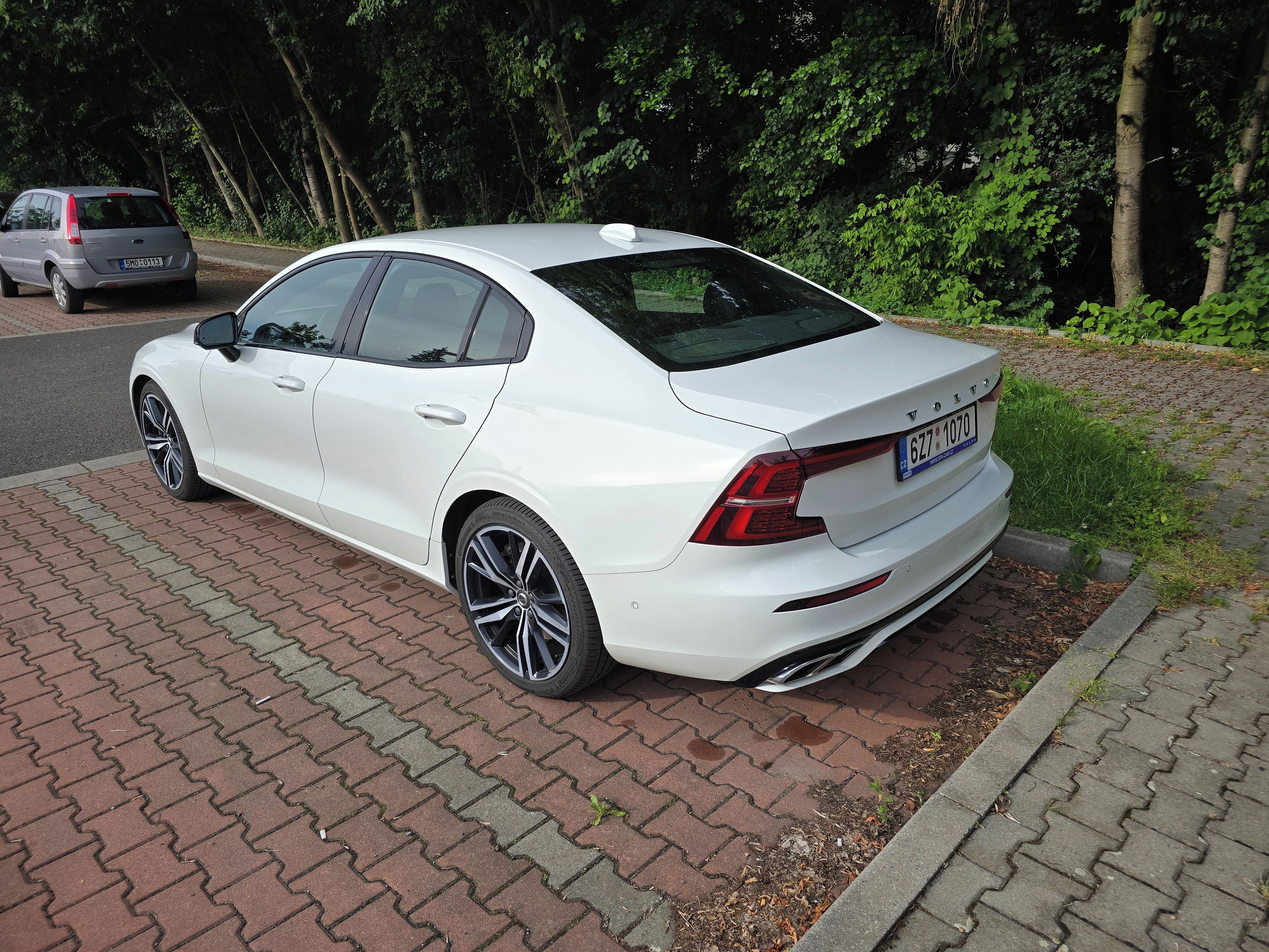 Volvo S60, T5 R-Design, 184kw - fotka 4