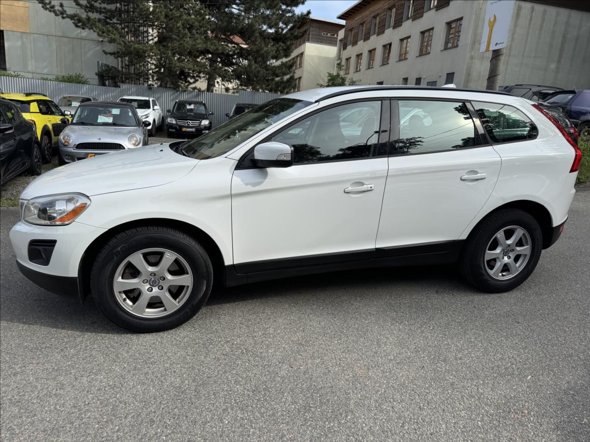Volvo XC60, 2,4 krasný stav +1MAJITEL !! - fotka 5