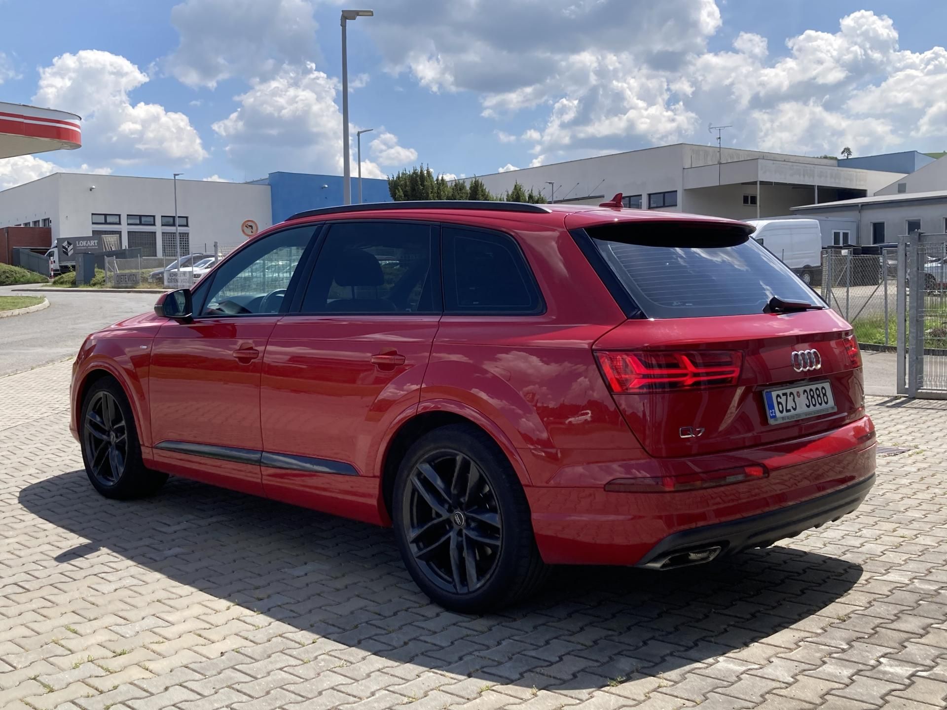 Audi Q7, 3.0 TDI quat, CZ, 1 maj, 7míst - fotka 3