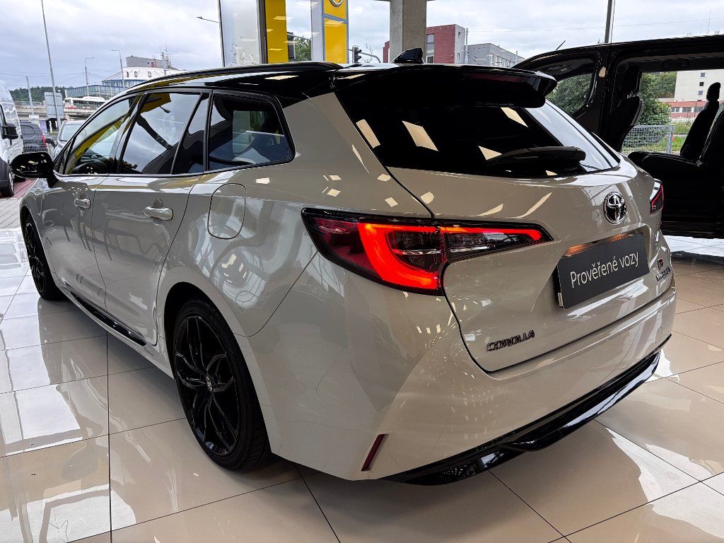 Toyota Corolla, 2.0HEV 112kW 2020 - fotka 4