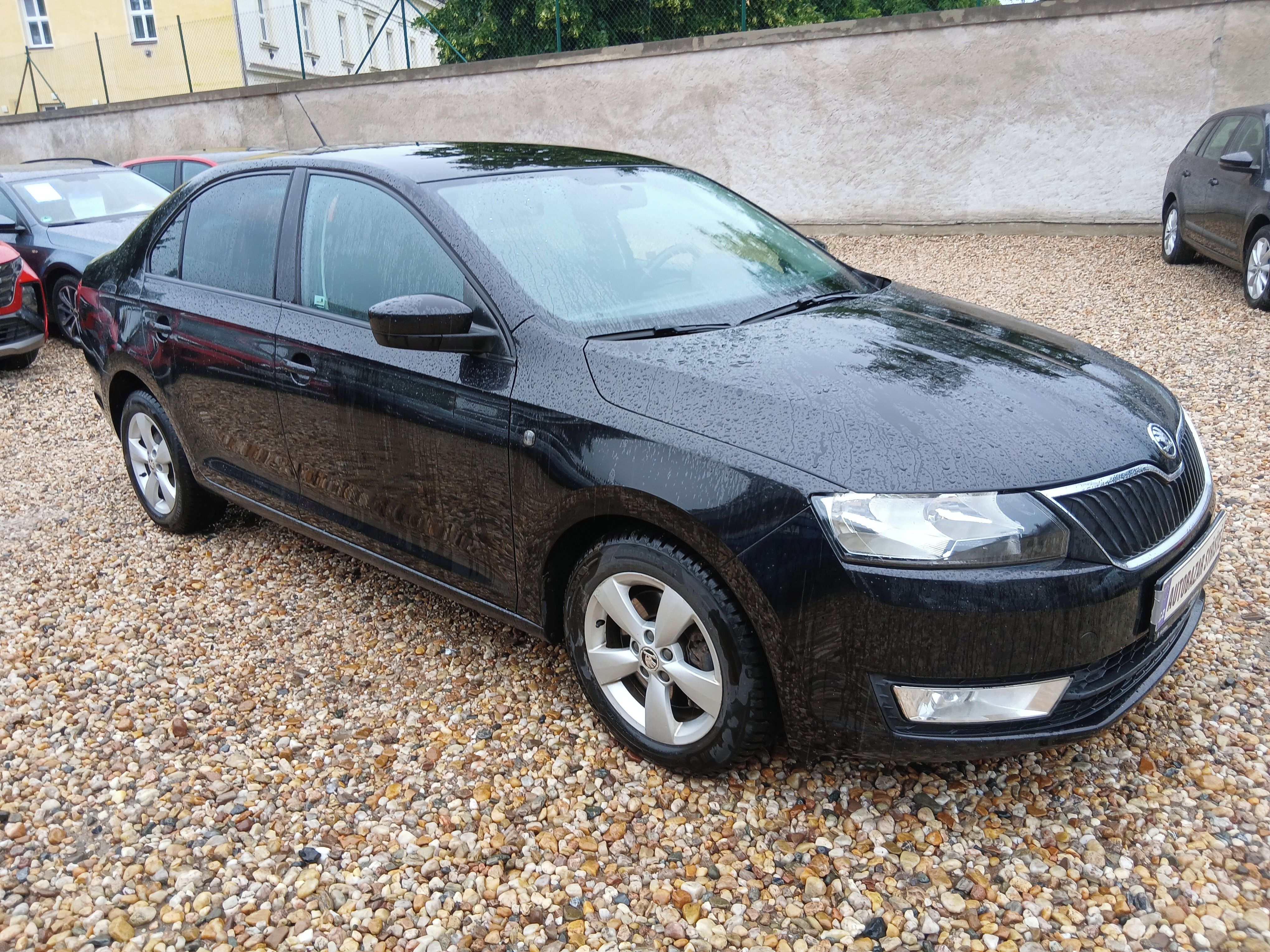 Škoda Rapid, 1.6TDi 66KW Ambi S.Kniha ČR,DP - fotka 3