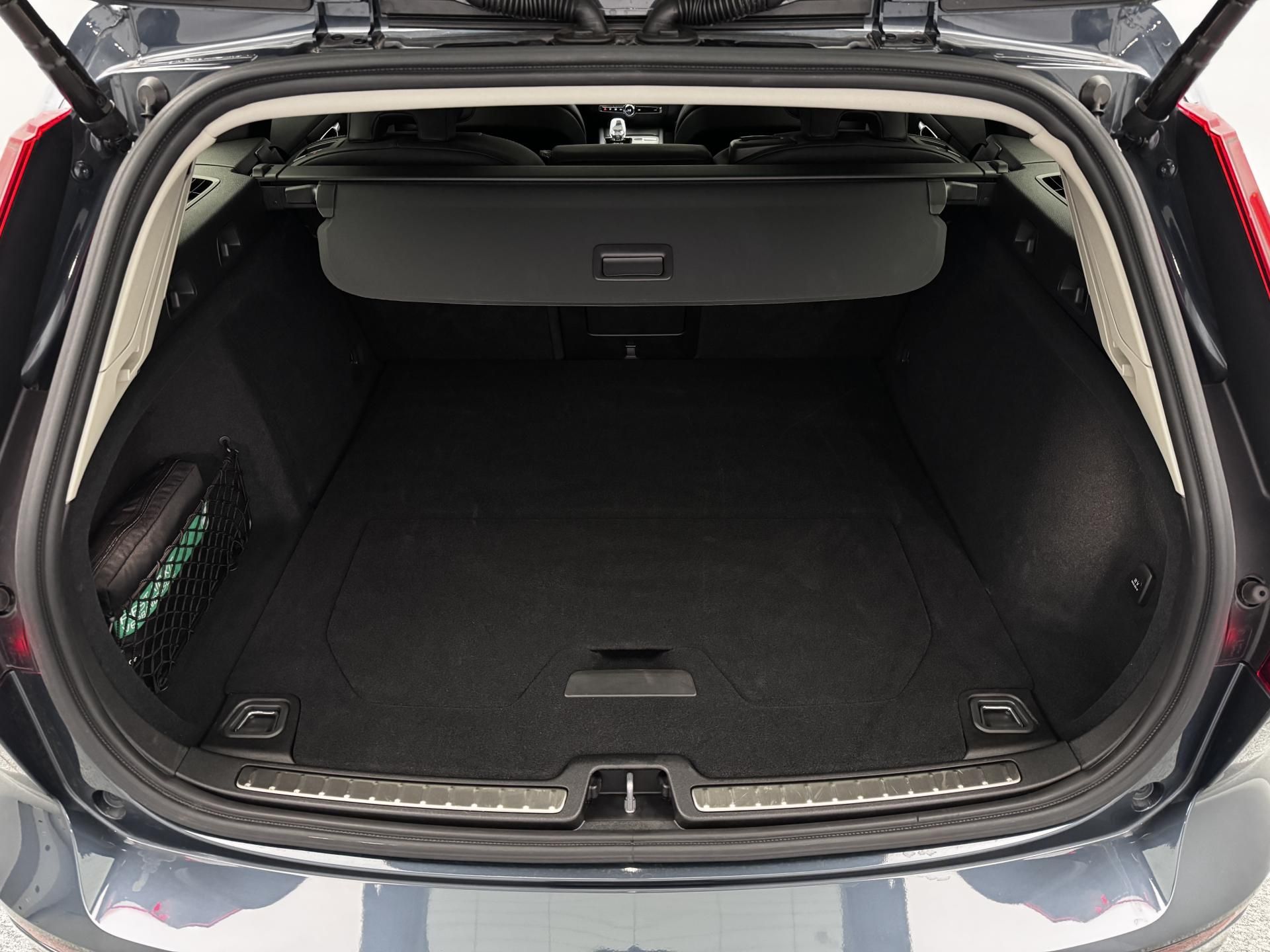 Volvo V60, B4 DARK PLUS AUT - fotka 5