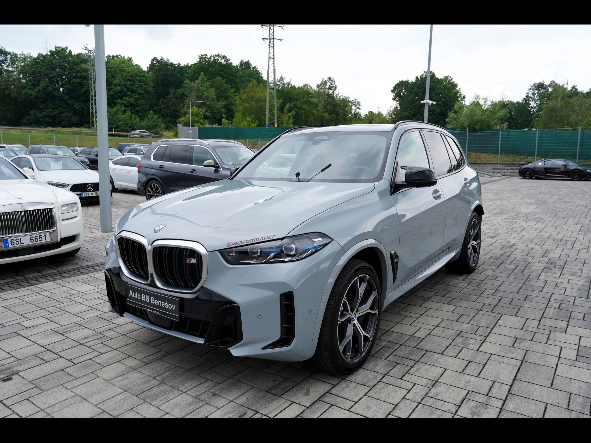 BMW X5, M60i xDrive/AT9/21"/530 PS - fotka 2