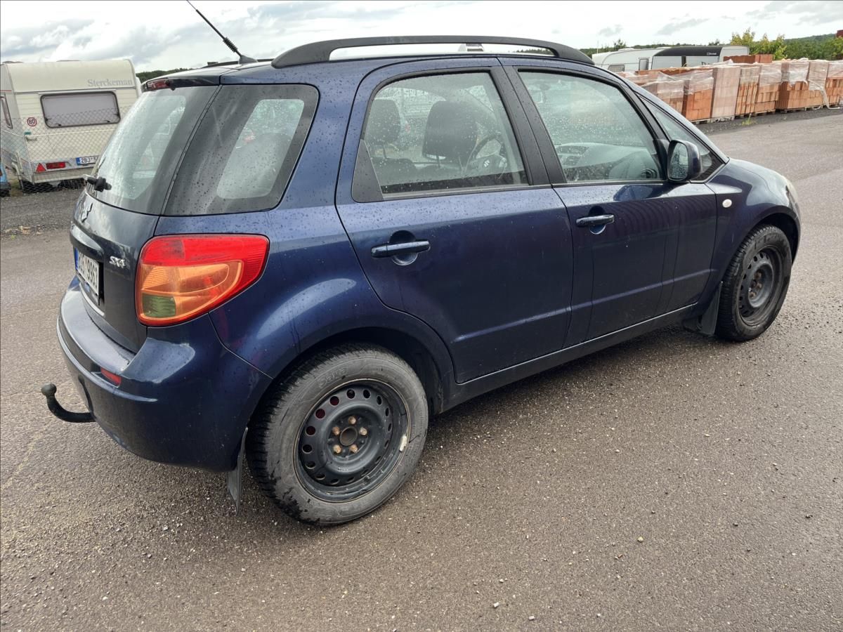 Suzuki SX4, 1,6 i KLIMA SERVIS 2x KOLA - fotka 5