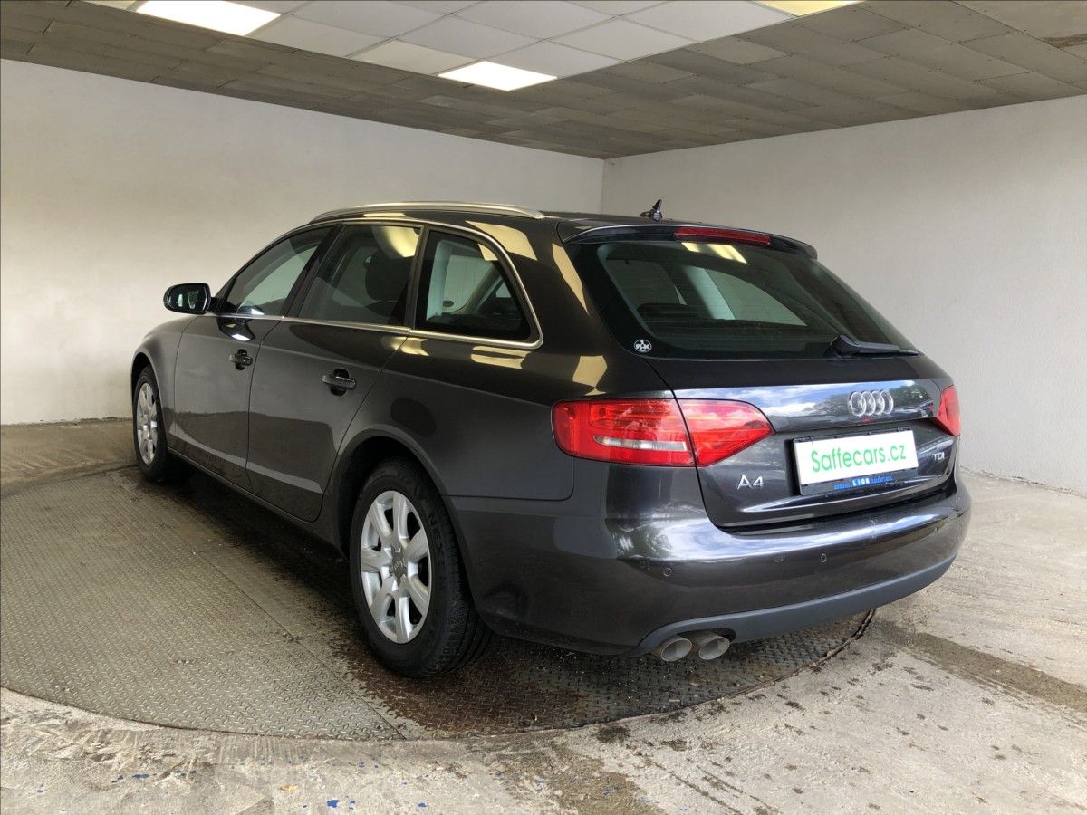 Audi A4 Avant, 2,0 TDI - fotka 5