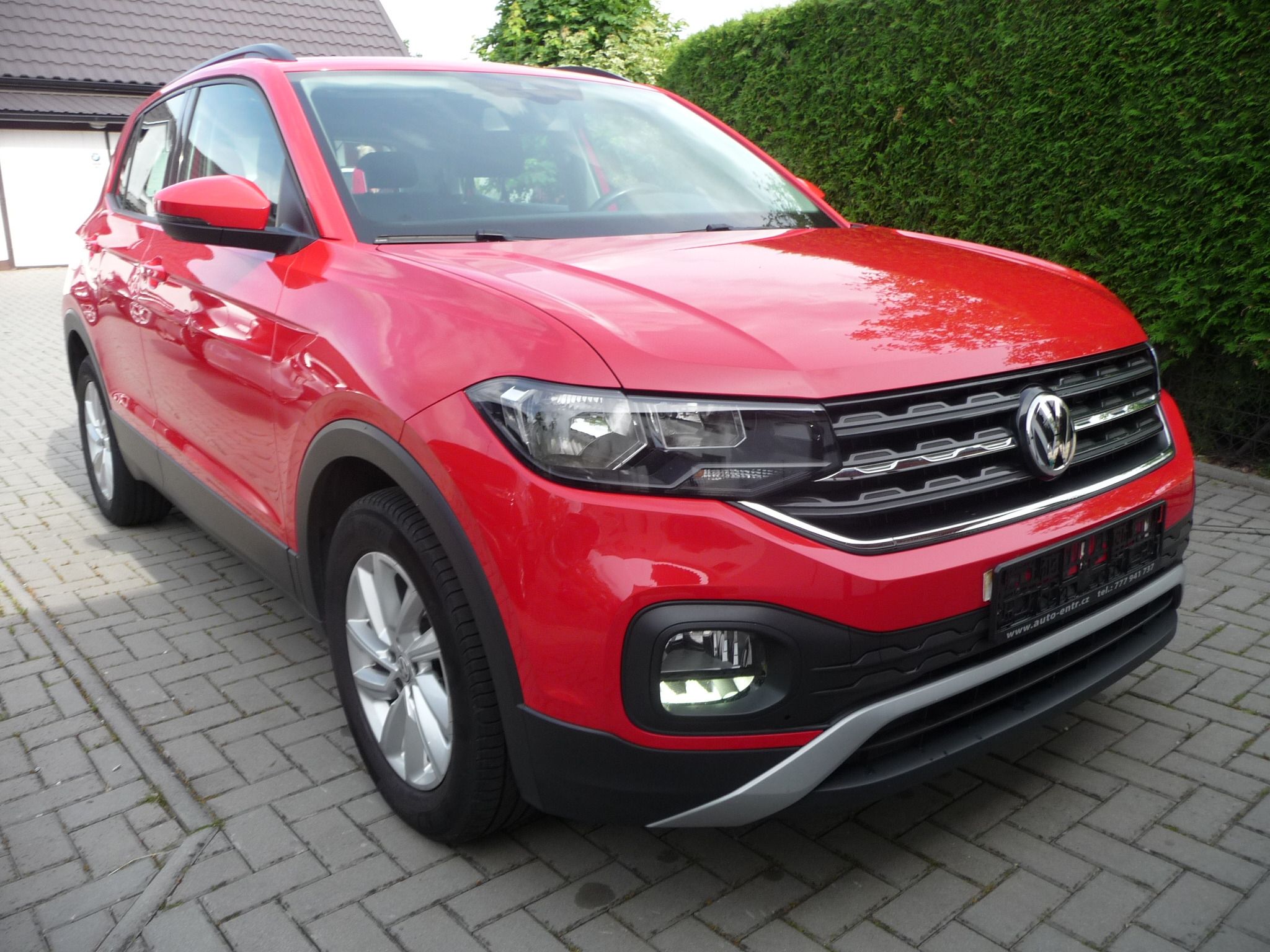 Volkswagen T-Cross, 1.2i TSi 85kw po 1.majiteli - fotka 3