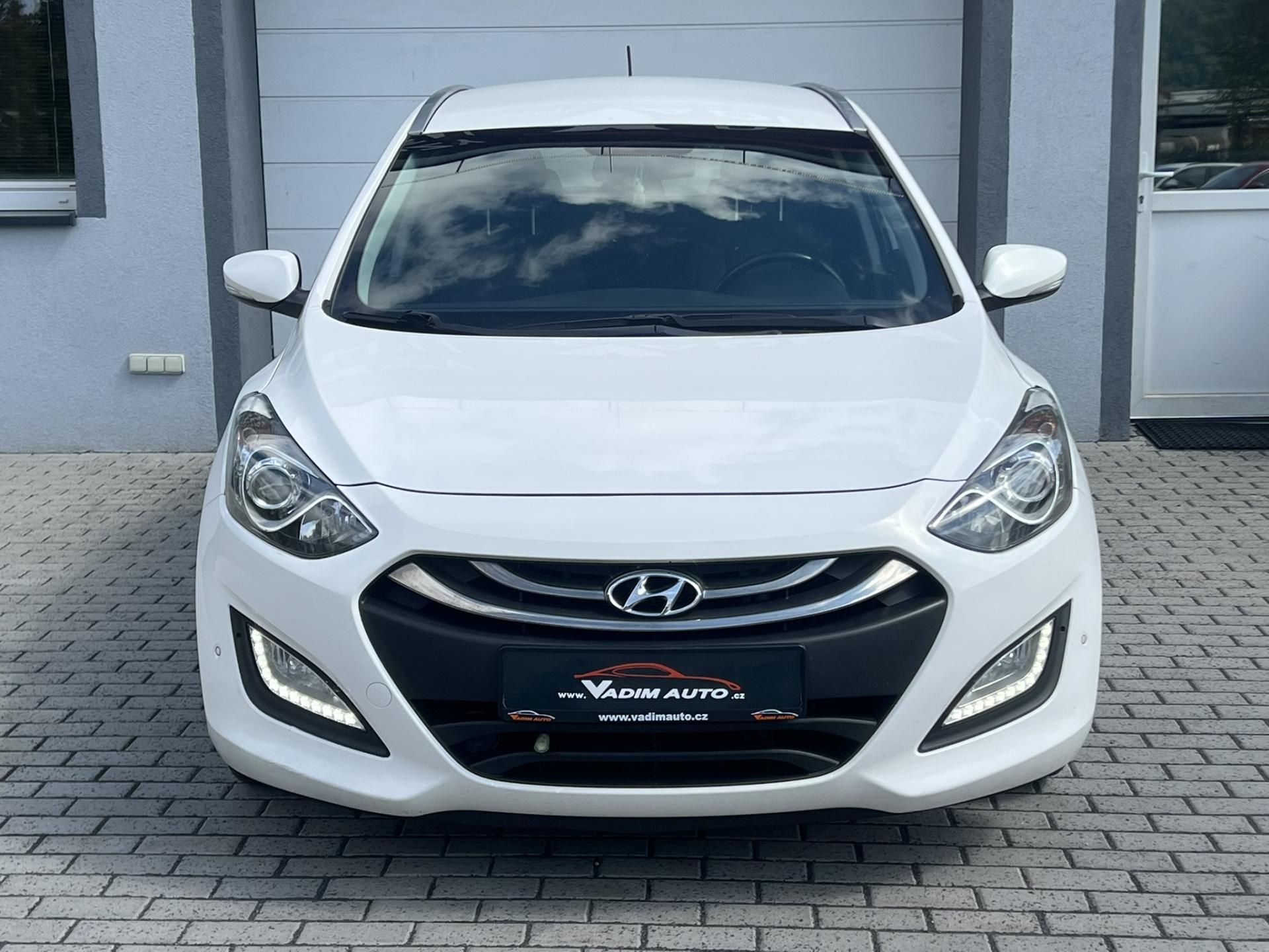 Hyundai i30, 1.6CRDi 81kW STYLE ČR NOVÉ - fotka 5