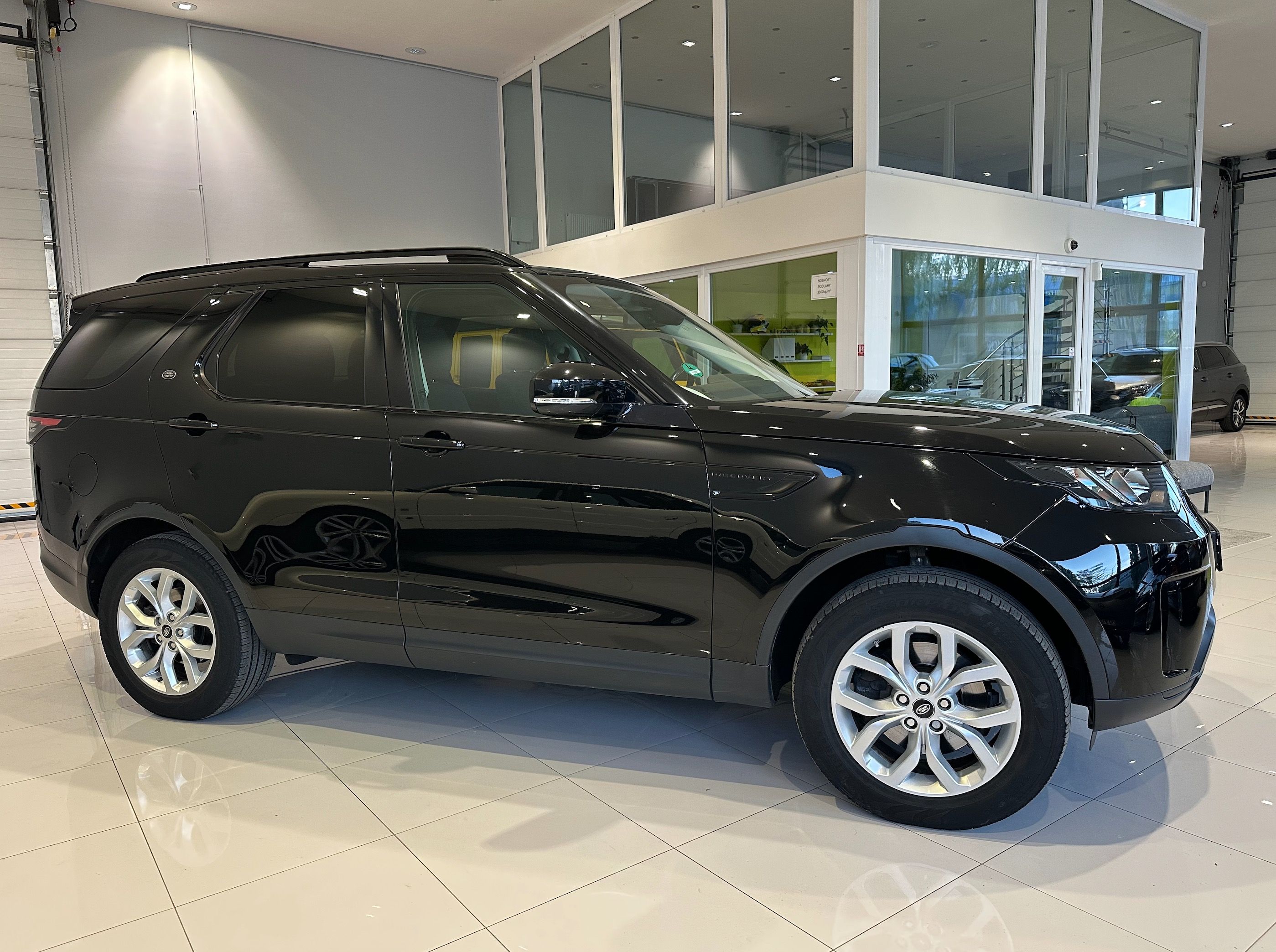 Land Rover Discovery, D240 AWD ISOFIX Tažné zařízení - fotka 2