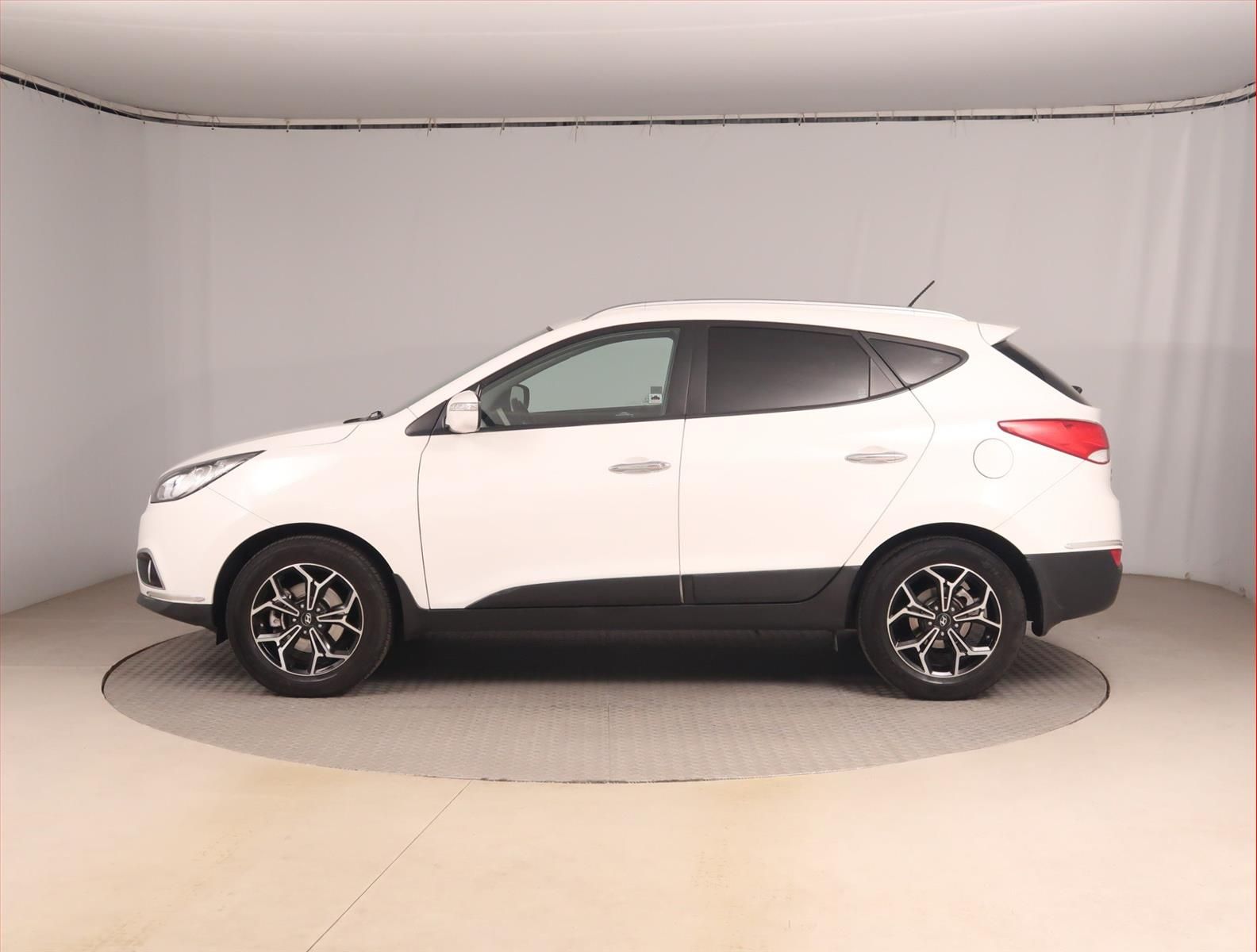 Hyundai ix35, 1.6 GDI, Kůže - fotka 3