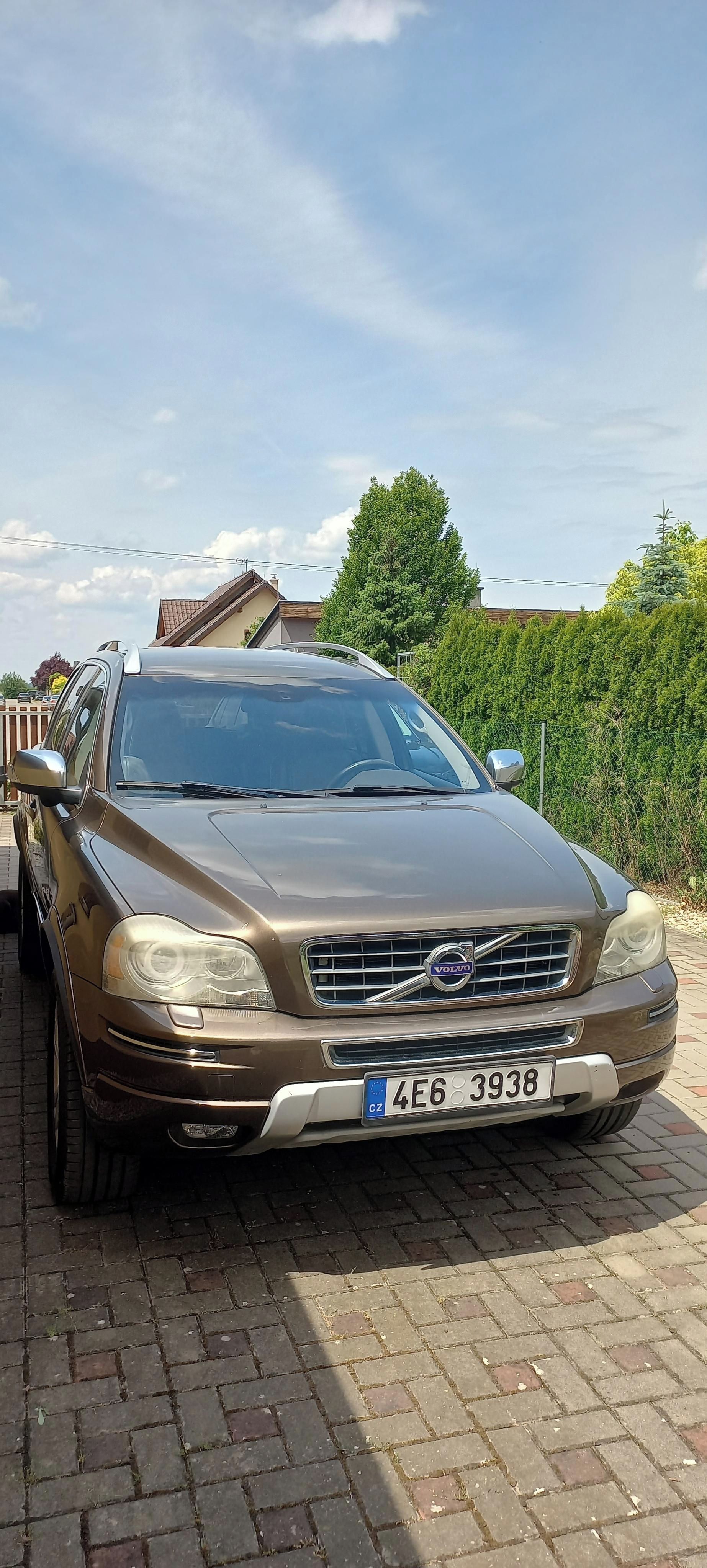 Volvo XC90, D5 AWD, nízký nájezd km - fotka 3