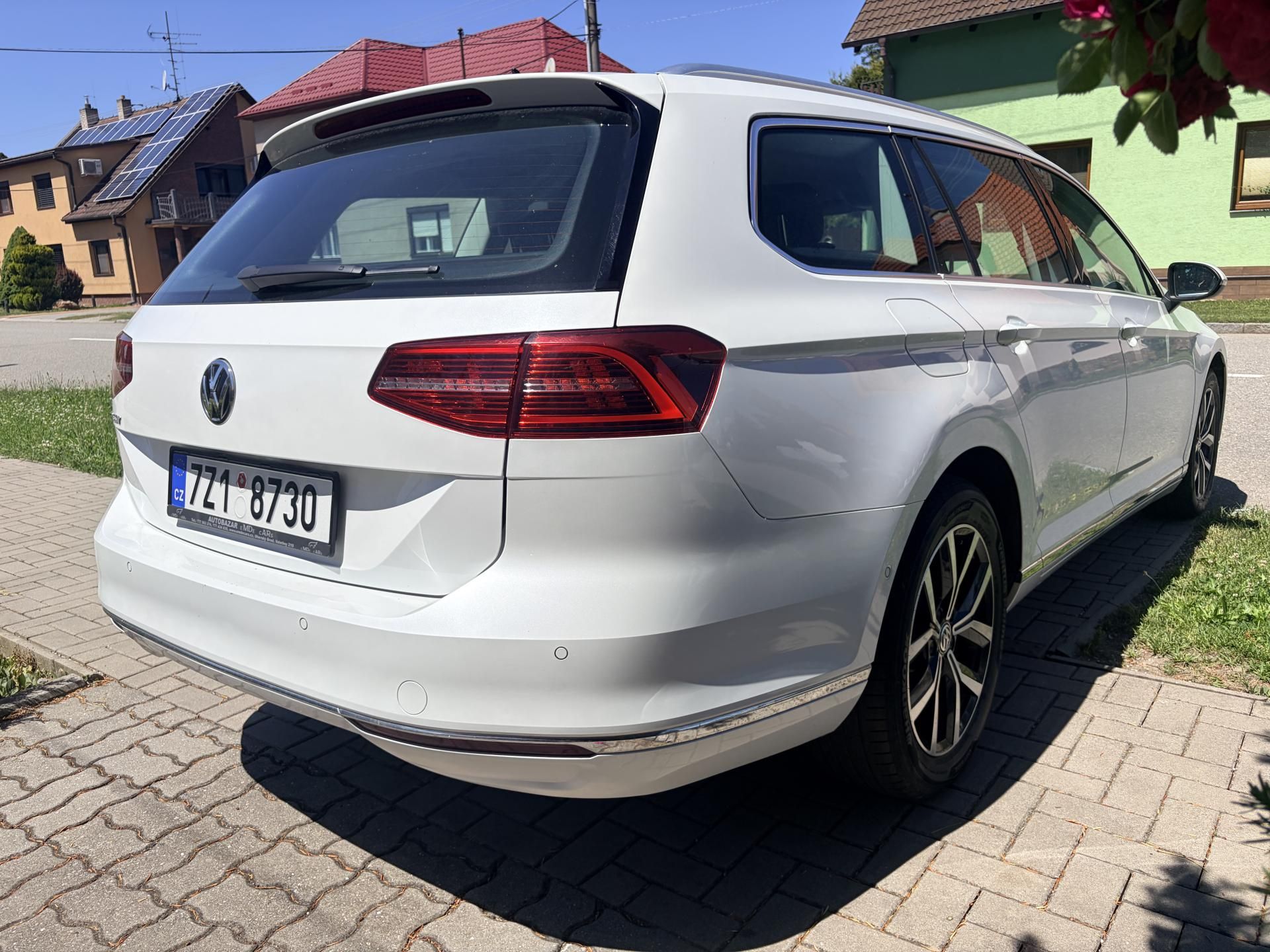 Volkswagen Passat, 2.0TDI 110KW HIGHLINE DSG LED - fotka 4