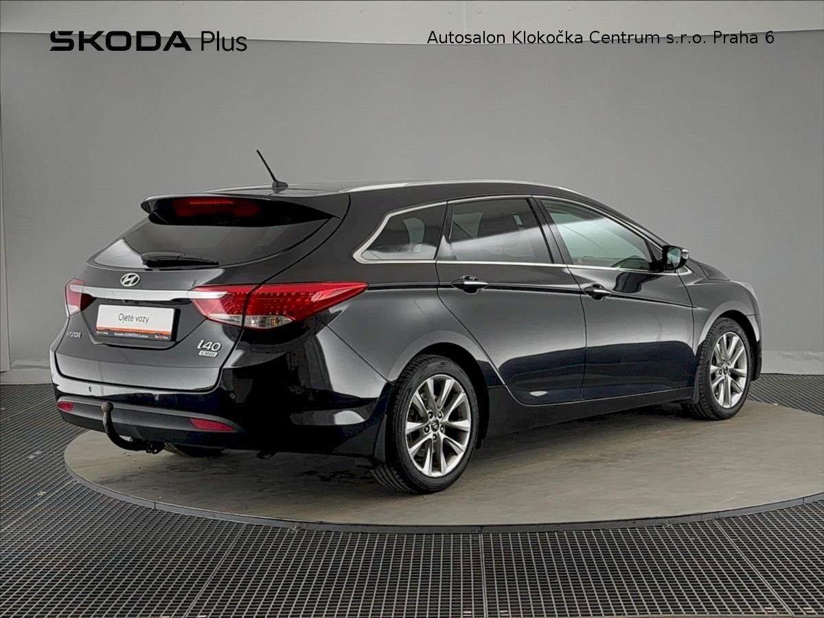 Hyundai i40, CRDi100 kW Experience AT - fotka 2