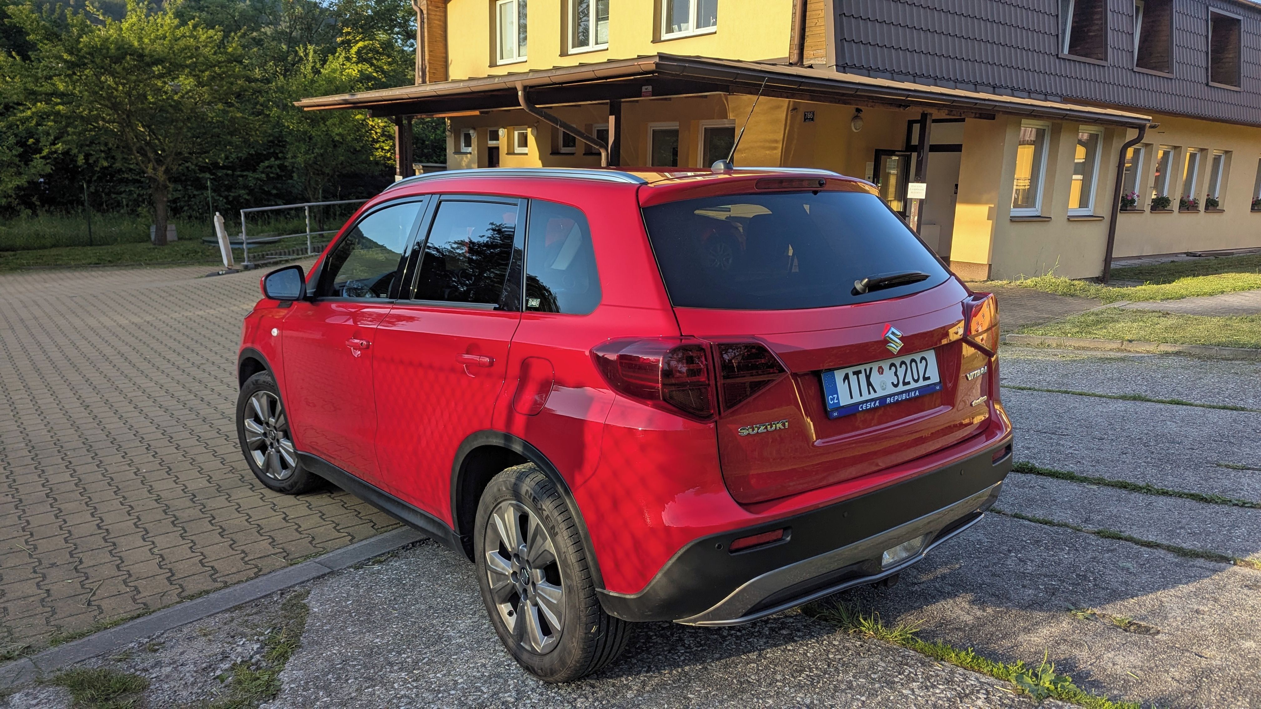 Suzuki Vitara, 1.4 BJ 4x4 AT 103 kw - fotka 4