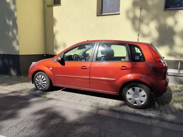 1,3 benzín - servisováno