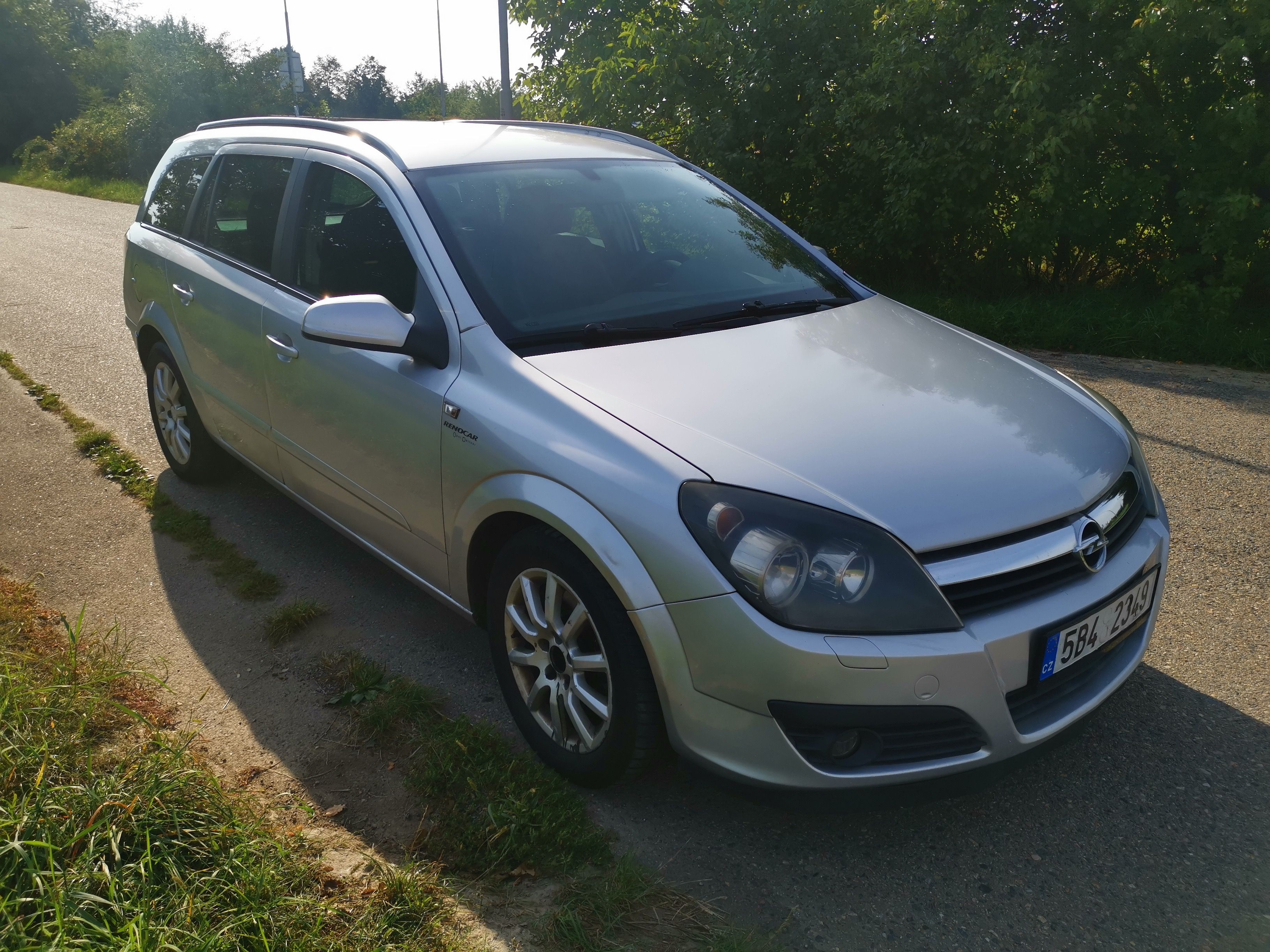 Opel Astra, Opel Astra H 1.9 CDTI Sport - fotka 6