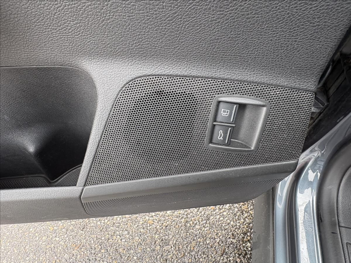 Volkswagen Passat, 1,4 TSi 90kW DSG,Výhřev,Tažné - fotka 5