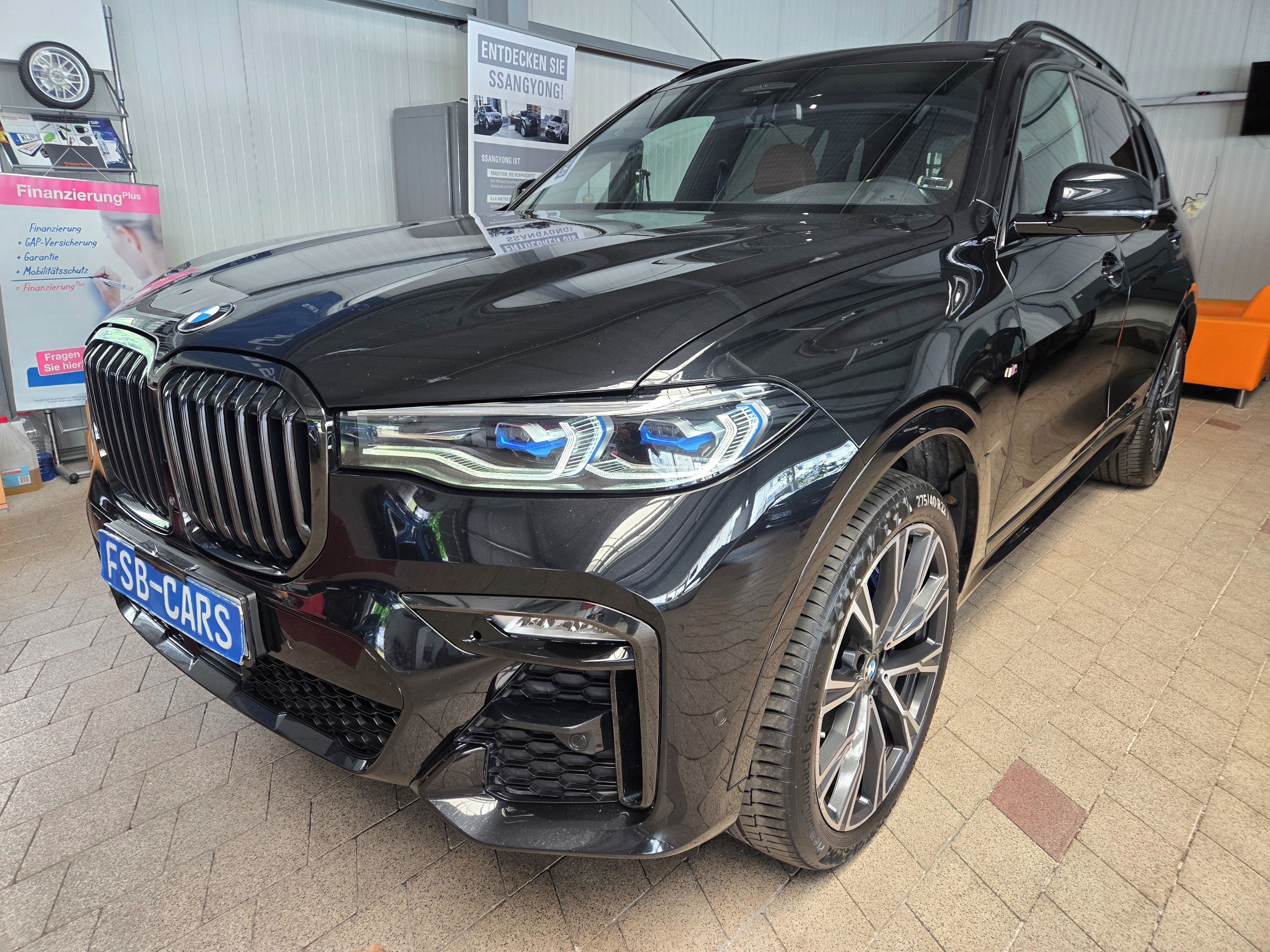 BMW X7, M50 294kW  7 mist - fotka 2