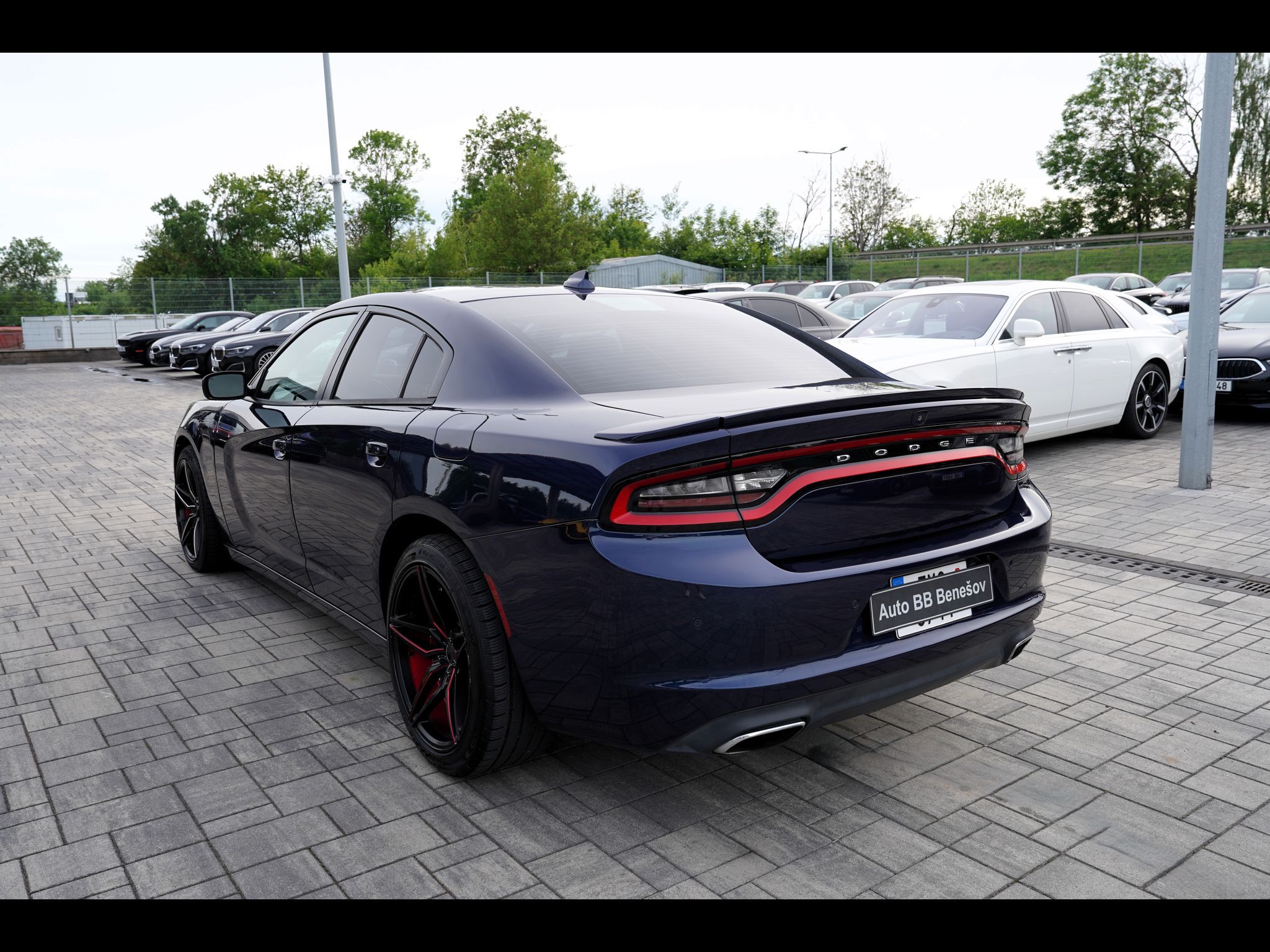 Dodge Charger, 5.7 V8 Hemi/kůže/AT/375 PS - fotka 4