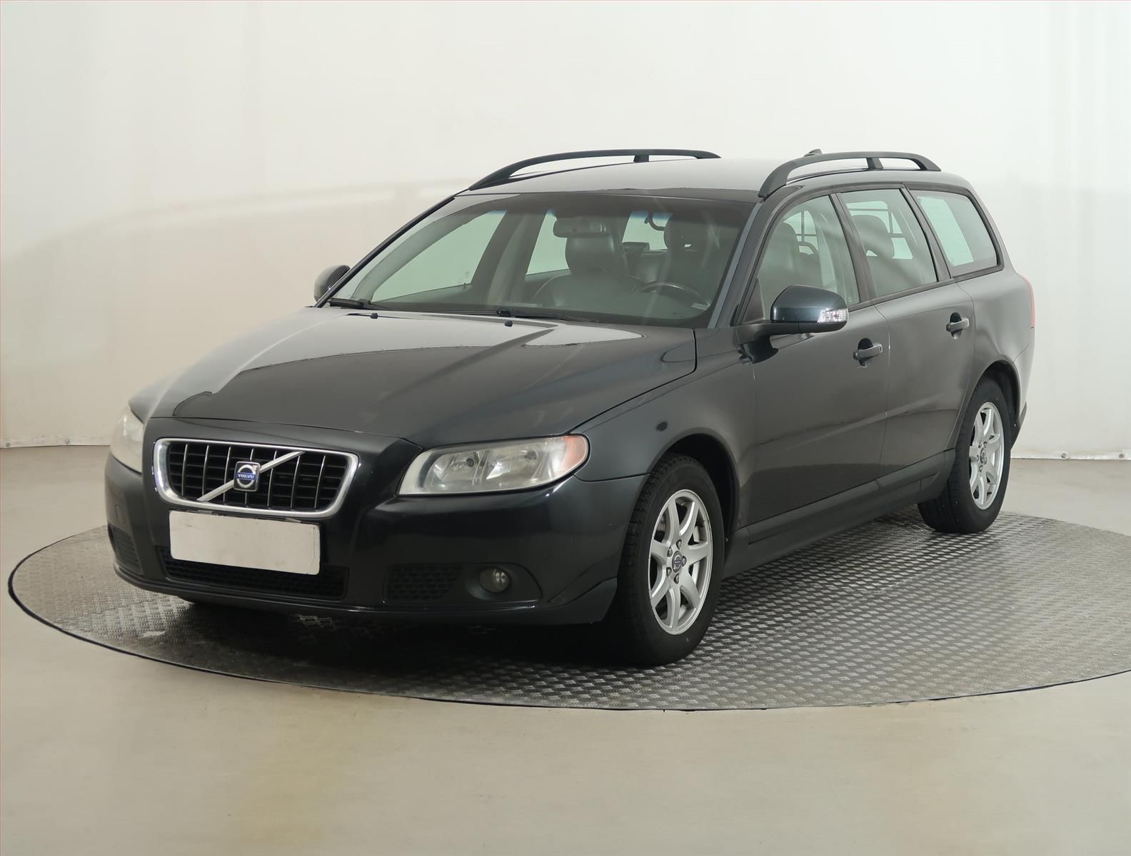 Volvo V70, 2.4 D, Automat, po STK, Tažné - fotka 2
