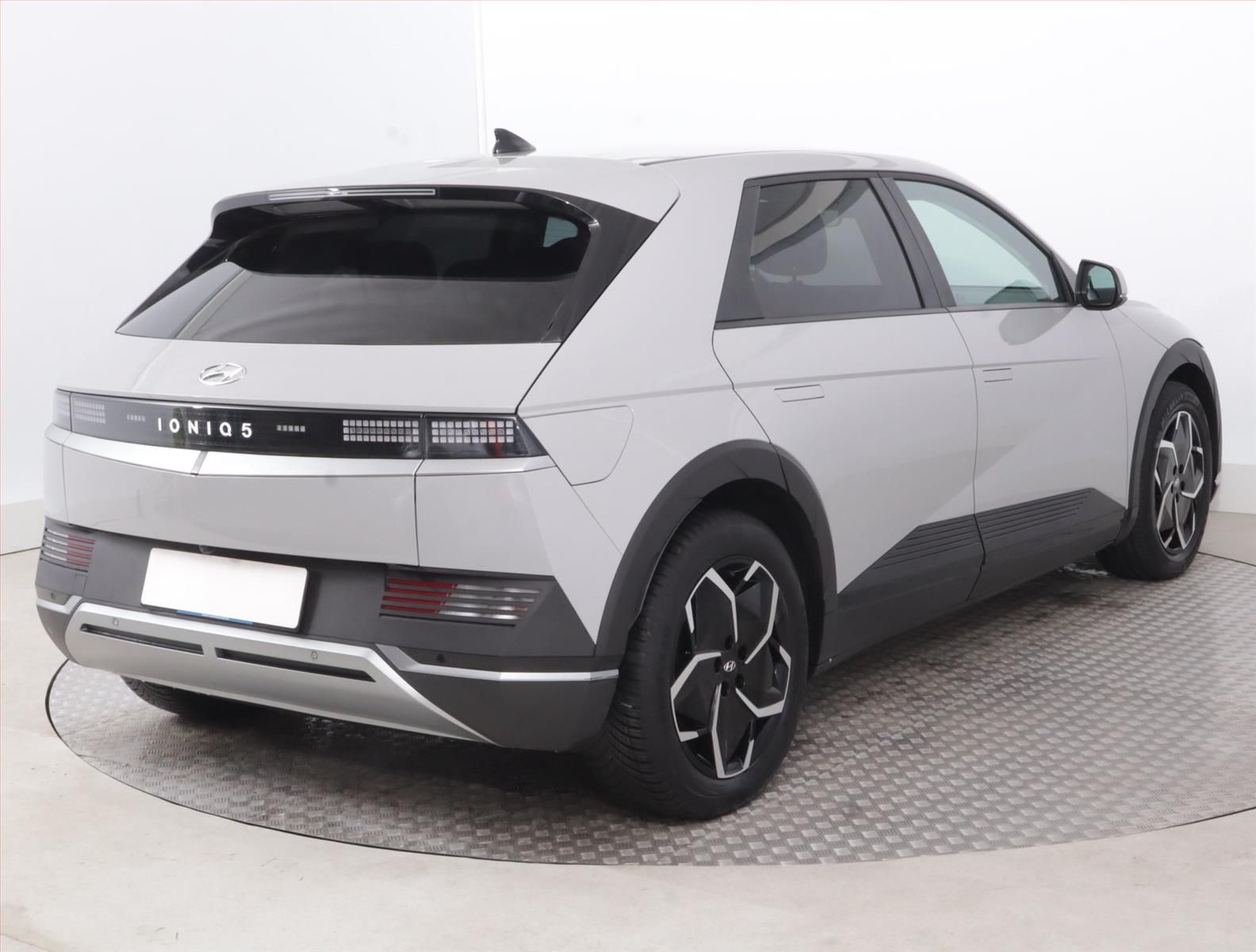 Hyundai Ioniq 5, Power, SoH 100%, Automat - fotka 5