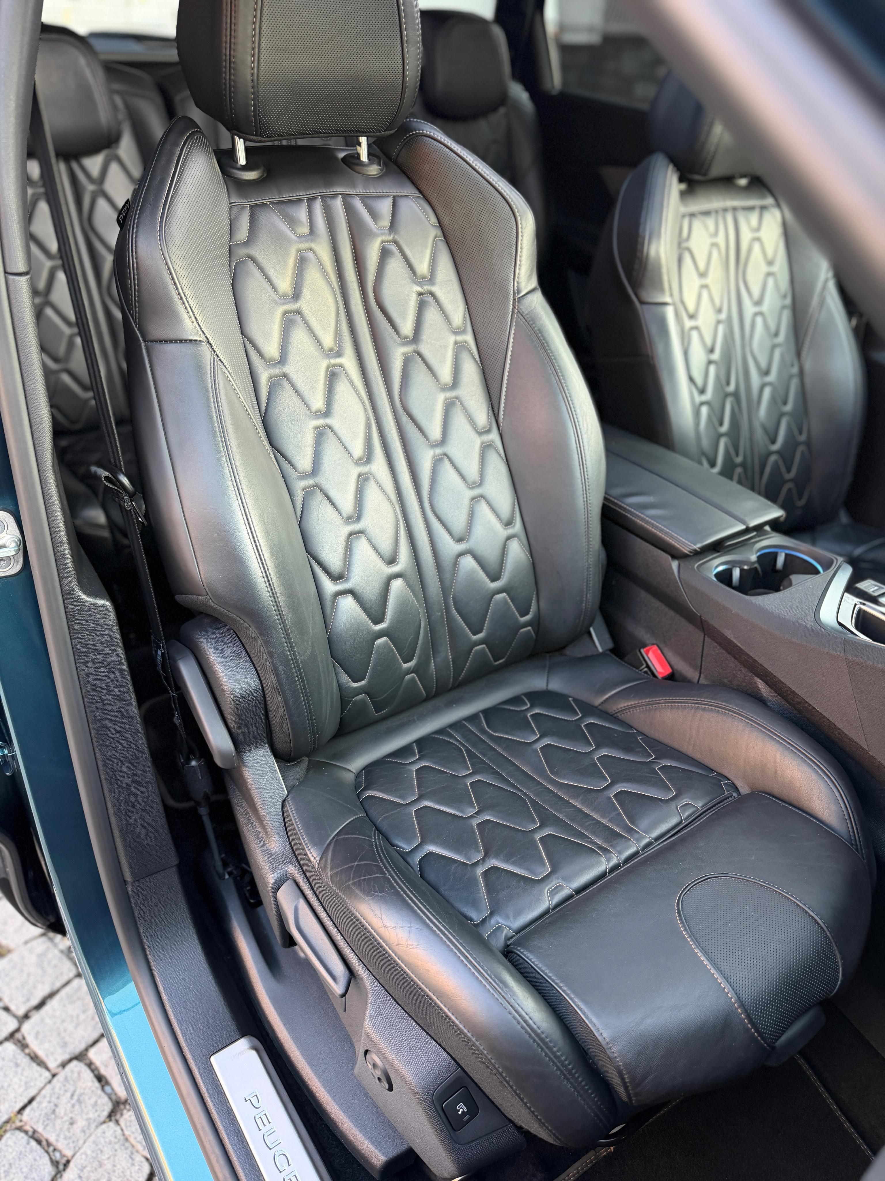 Peugeot 5008, GT 2.0HDi 130kW AUT TAŽNÉ - fotka 6