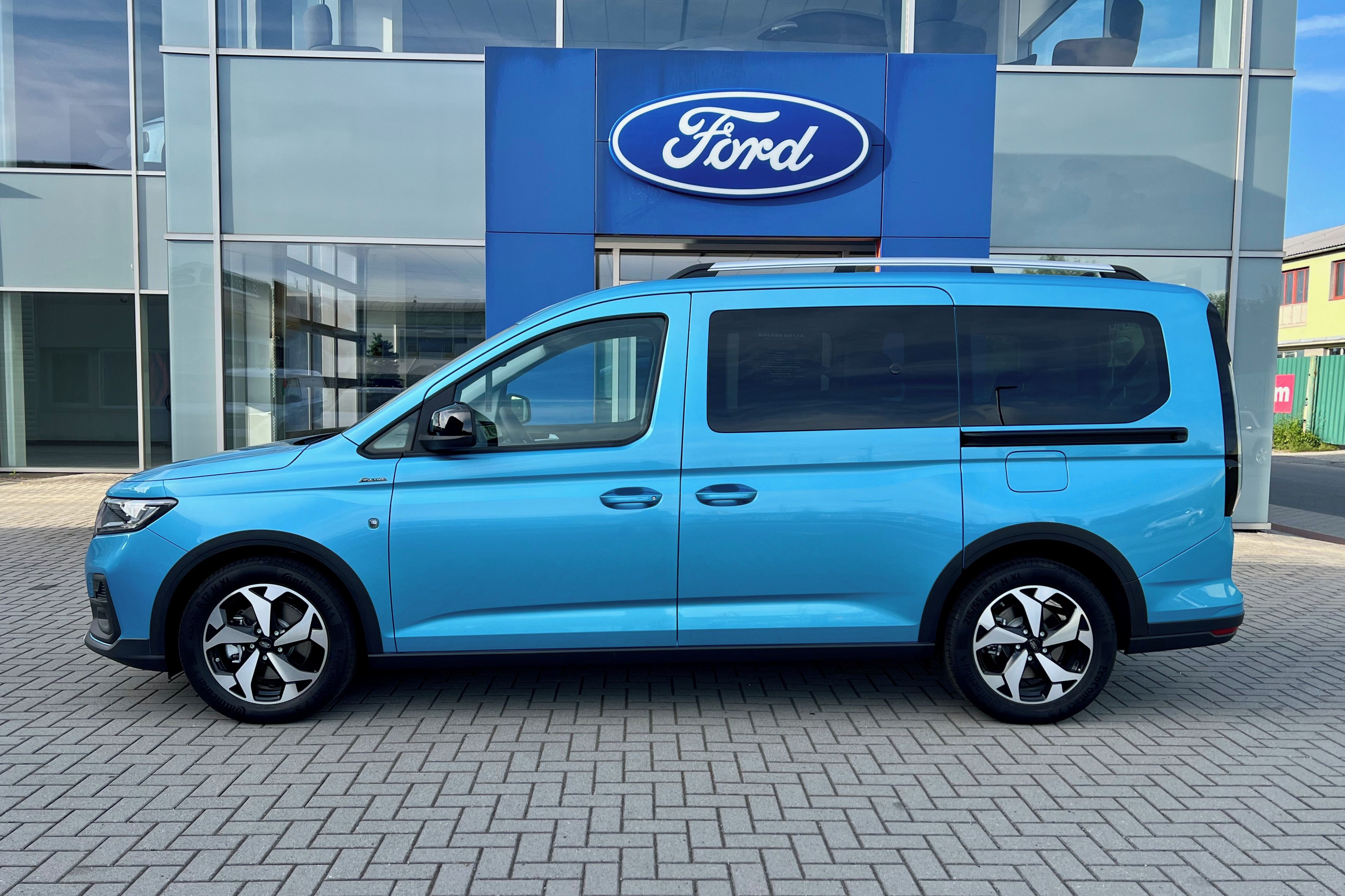 Ford Tourneo Connect, Grand 2.0 EcoBlue Active AWD - fotka 2