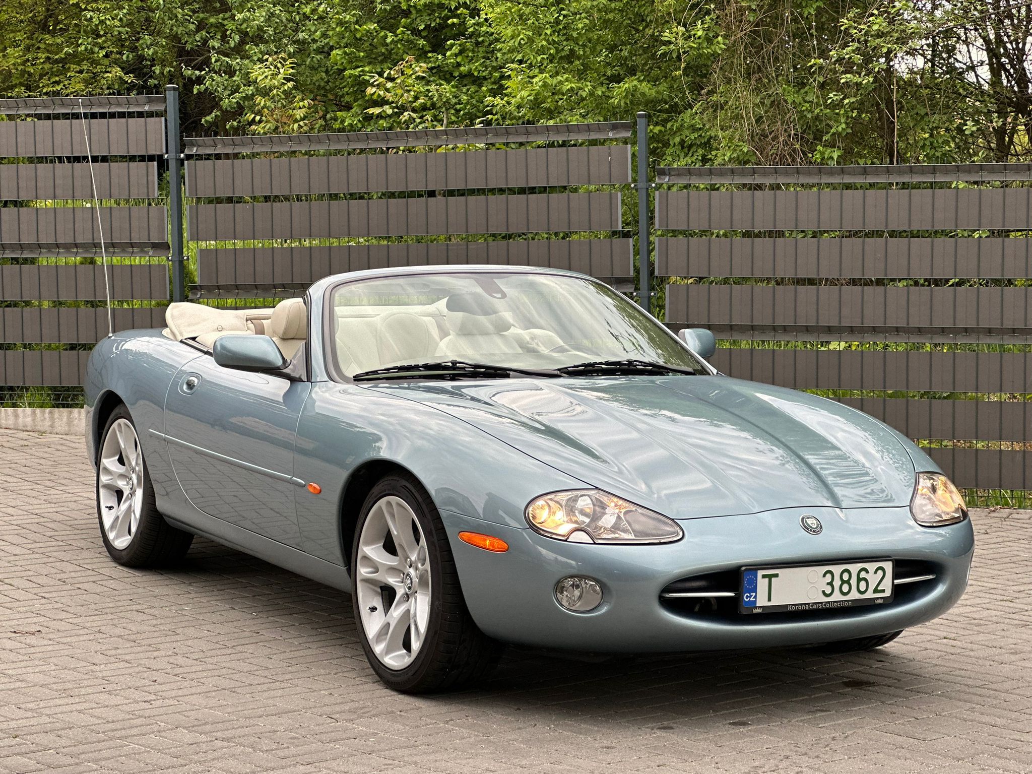 Jaguar XK8, 14.400km 4.2V8 2003 CALIFORNIA - fotka 4