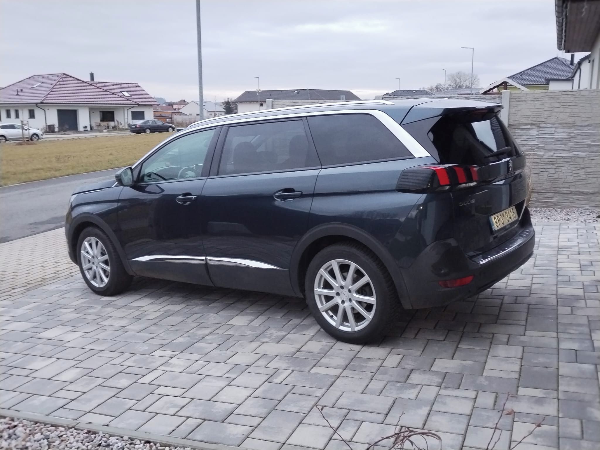 Peugeot 5008, 1.5 HDI 96kW ALLURE tažné z. - fotka 4
